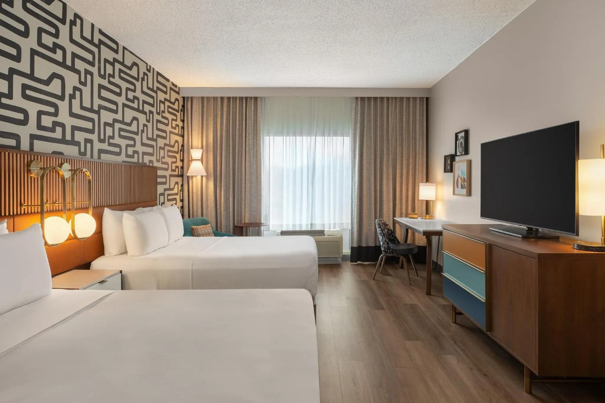 Photo of the whole room, Bed in Hotel Indigo Columbus Architectural Center by IHG