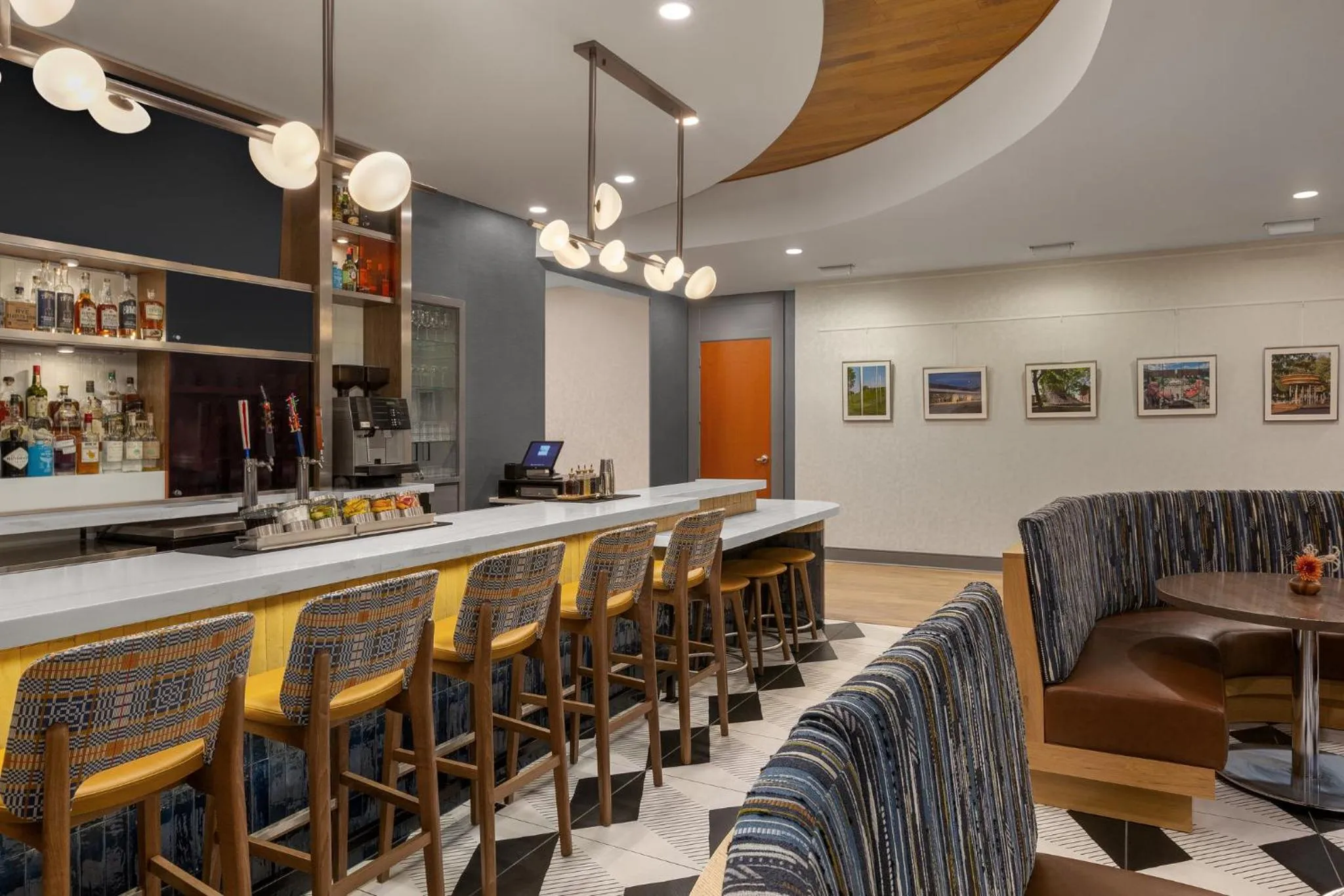 Lounge or bar in Hotel Indigo Columbus Architectural Center by IHG