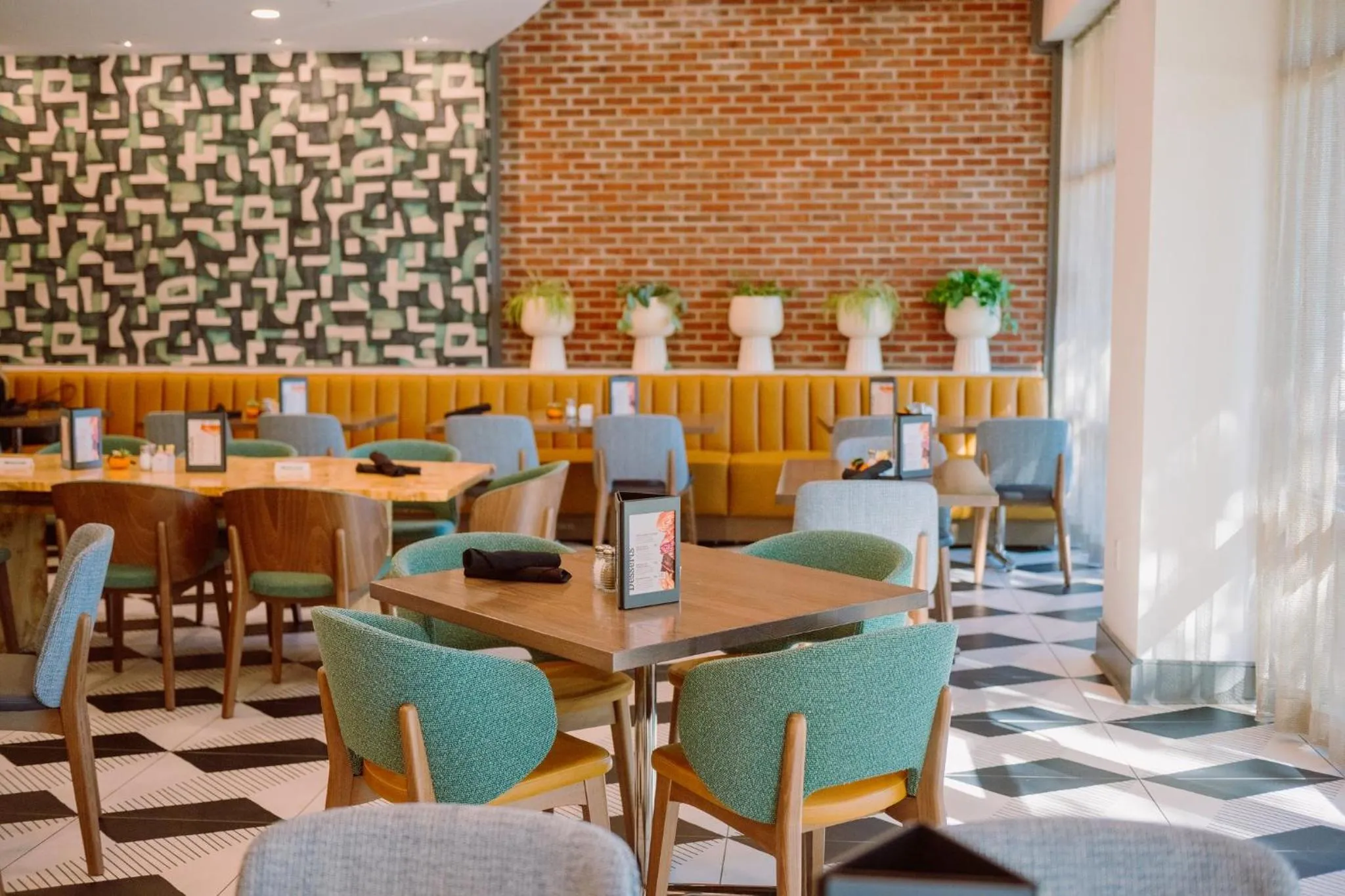 Restaurant/places to eat in Hotel Indigo Columbus Architectural Center by IHG