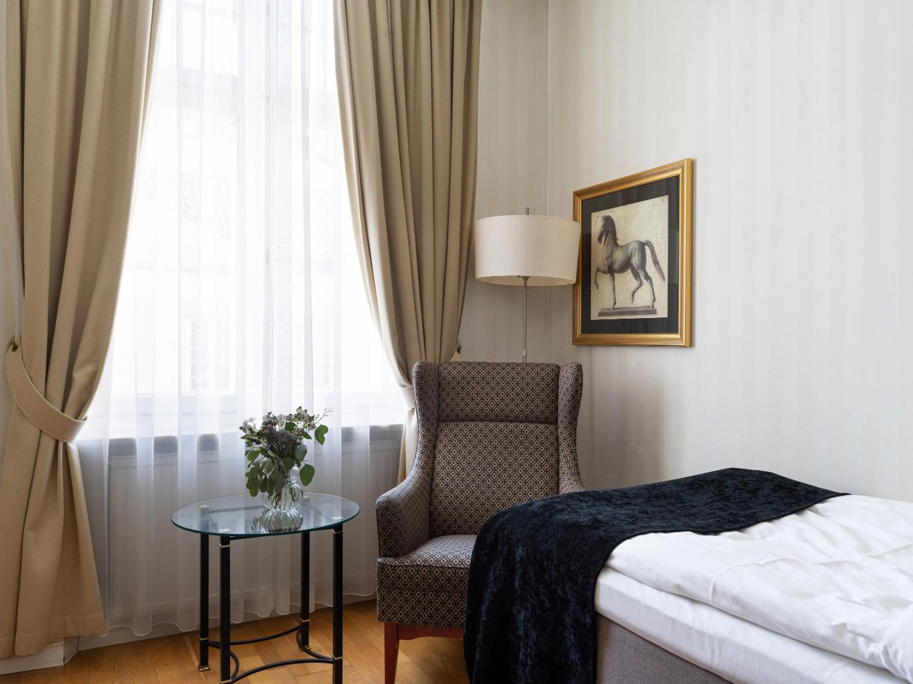 Seating area, Bed in Elite Stadshotellet Västerås