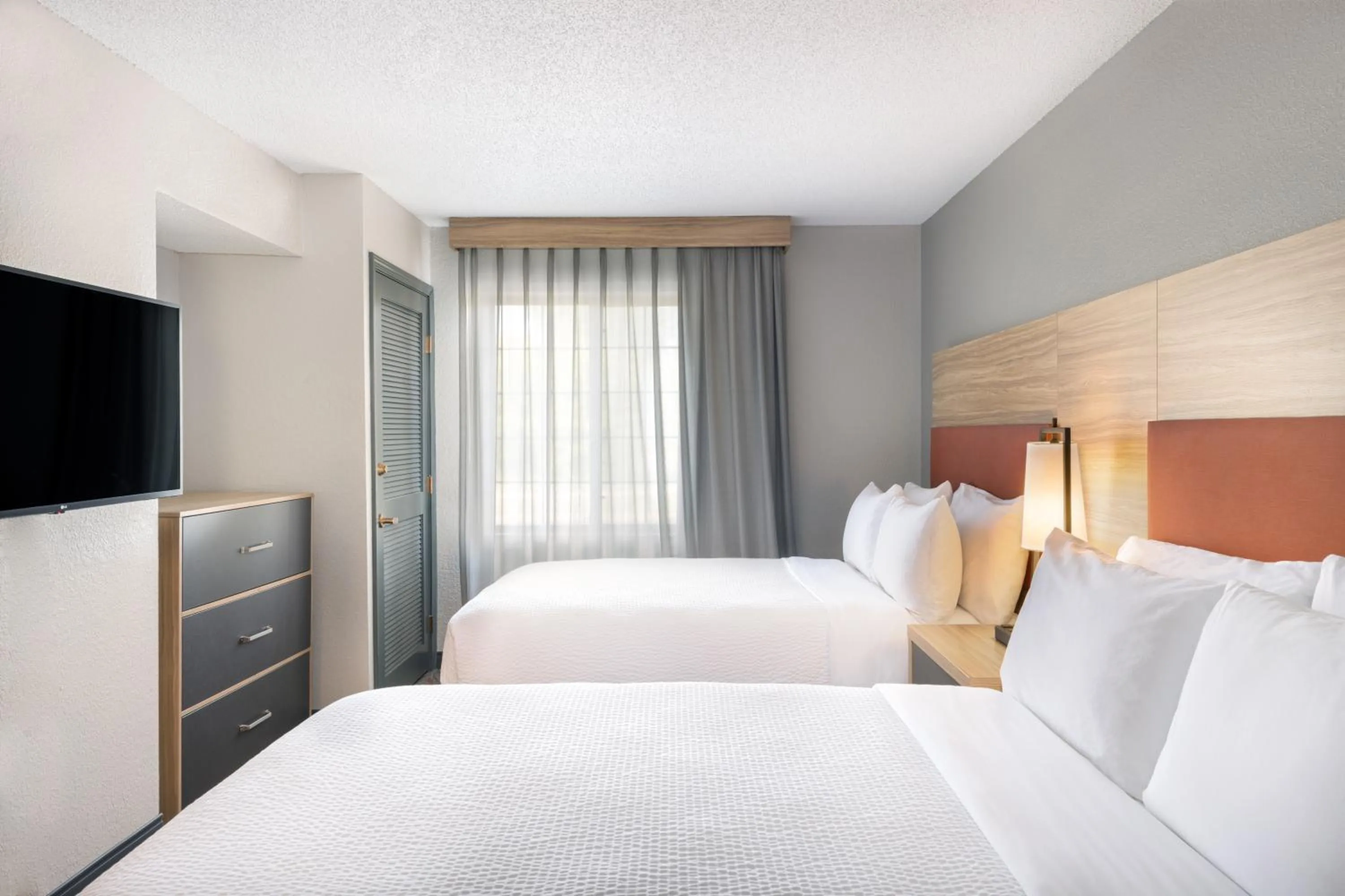 Bed in Candlewood Suites Eagan - Mall of America Area by IHG