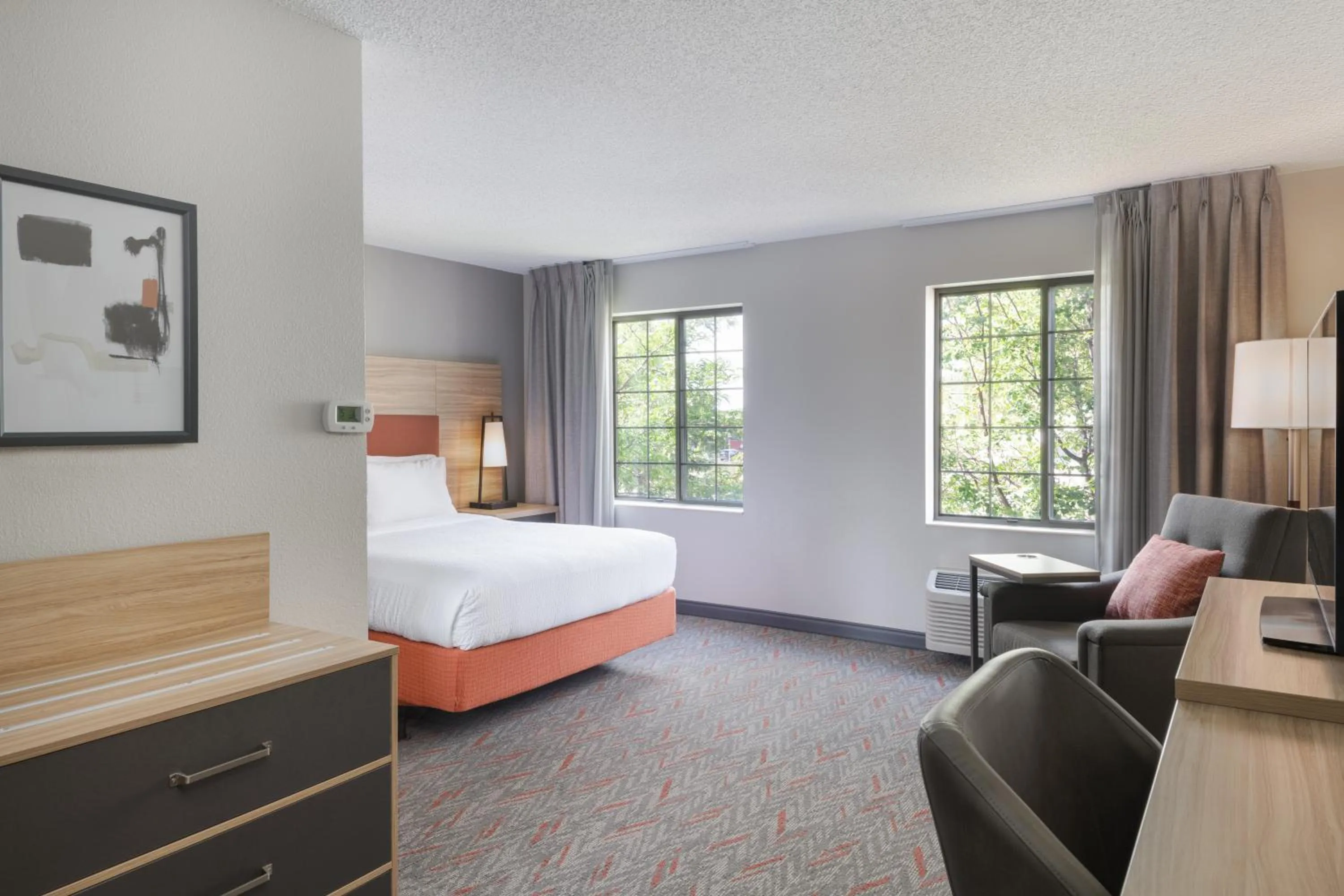 Bed in Candlewood Suites Eagan - Mall of America Area by IHG