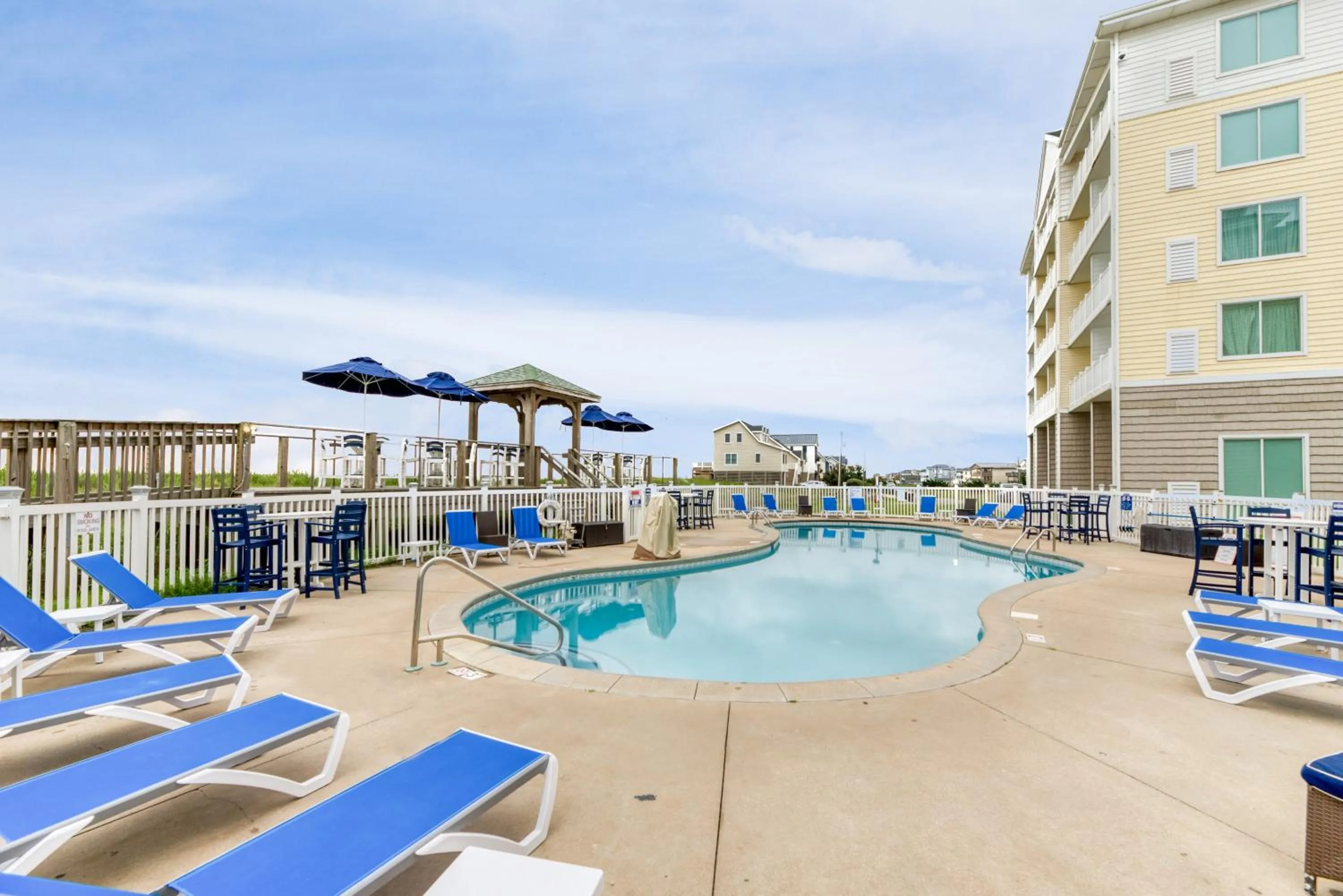 Swimming pool in Hilton Garden Inn Outer Banks/Kitty Hawk