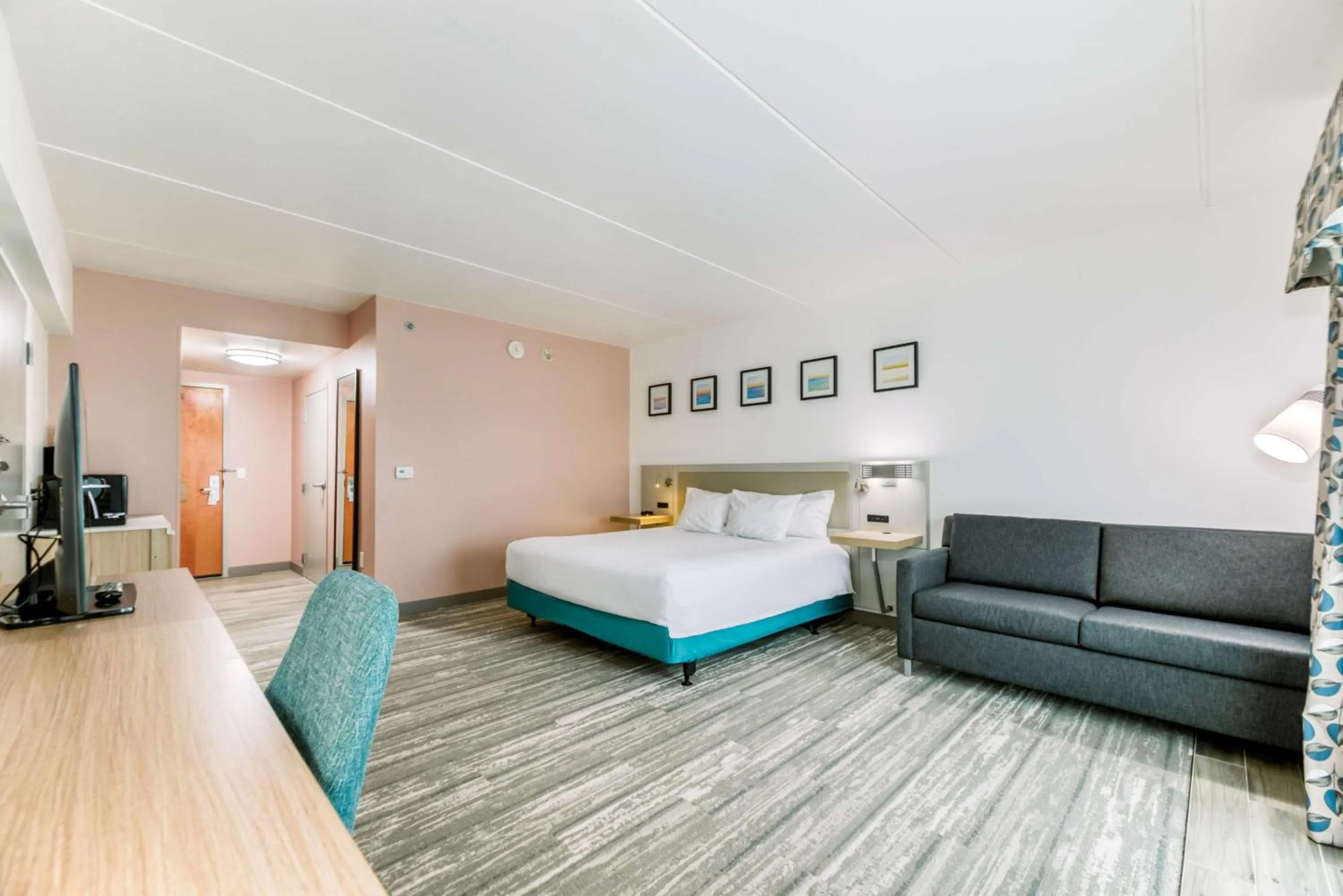 Bedroom, Bed in Hilton Garden Inn Outer Banks/Kitty Hawk