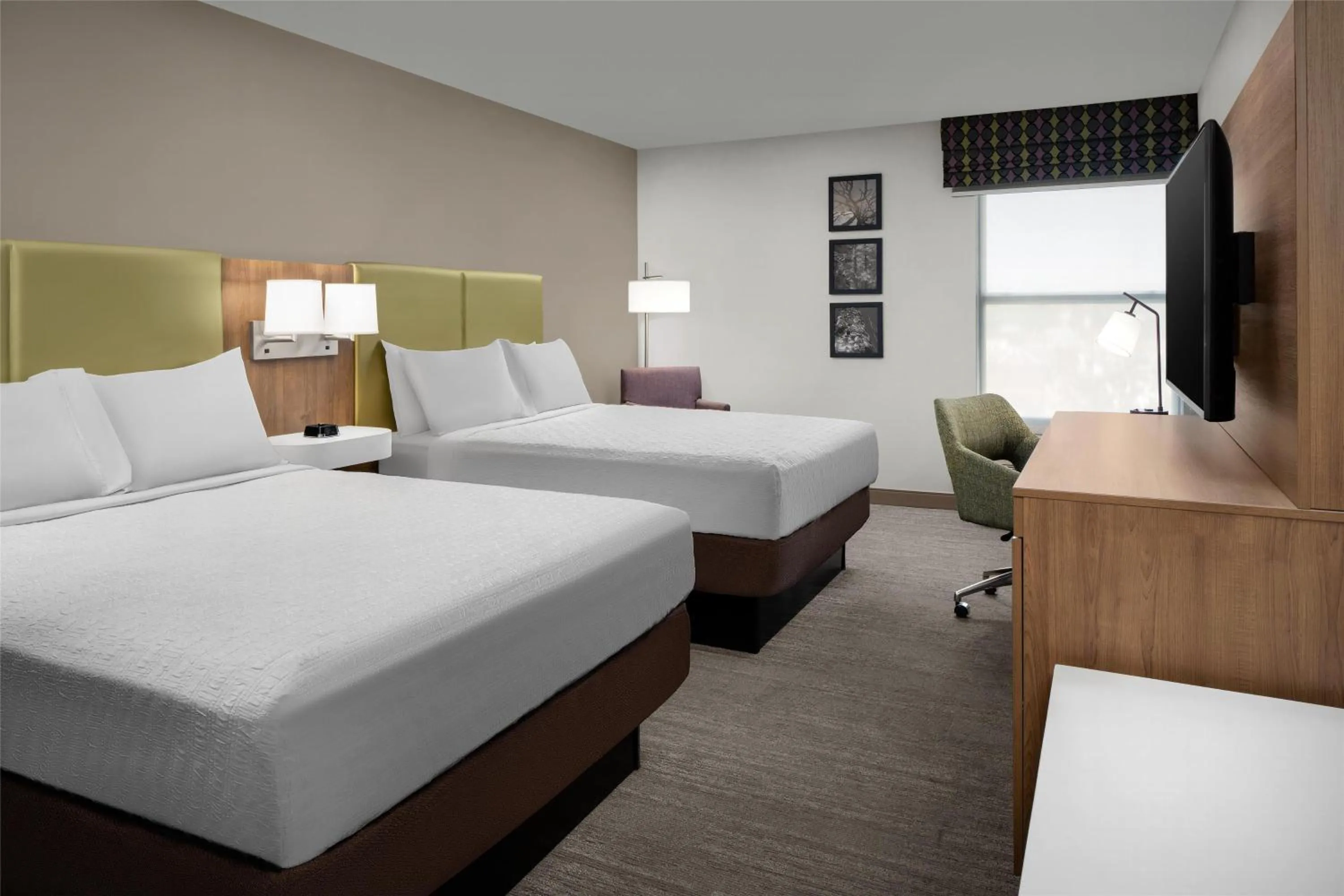 Bed in Hampton Inn Butte