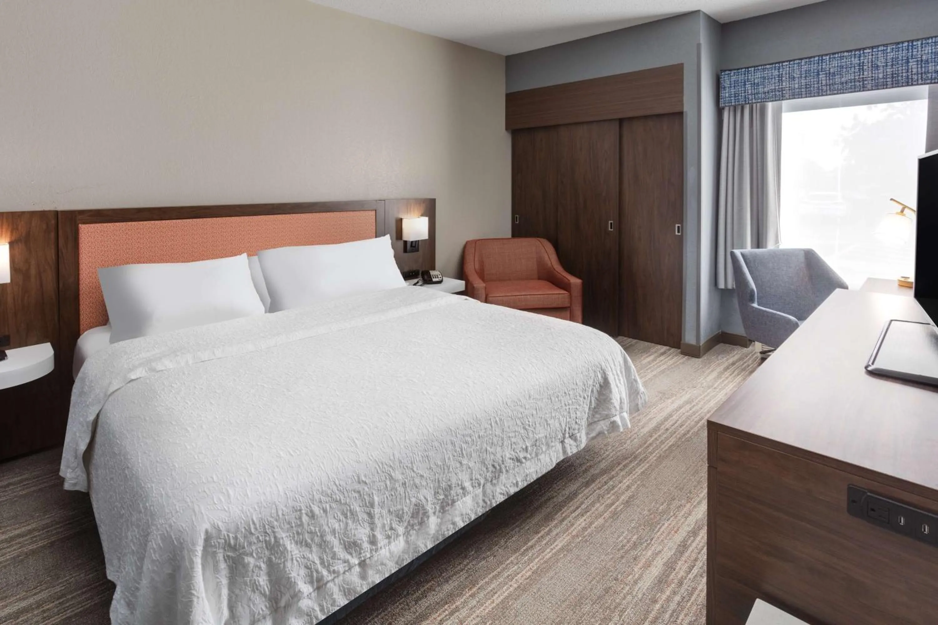 Bed in Hampton Inn Joliet-Plainfield I-55