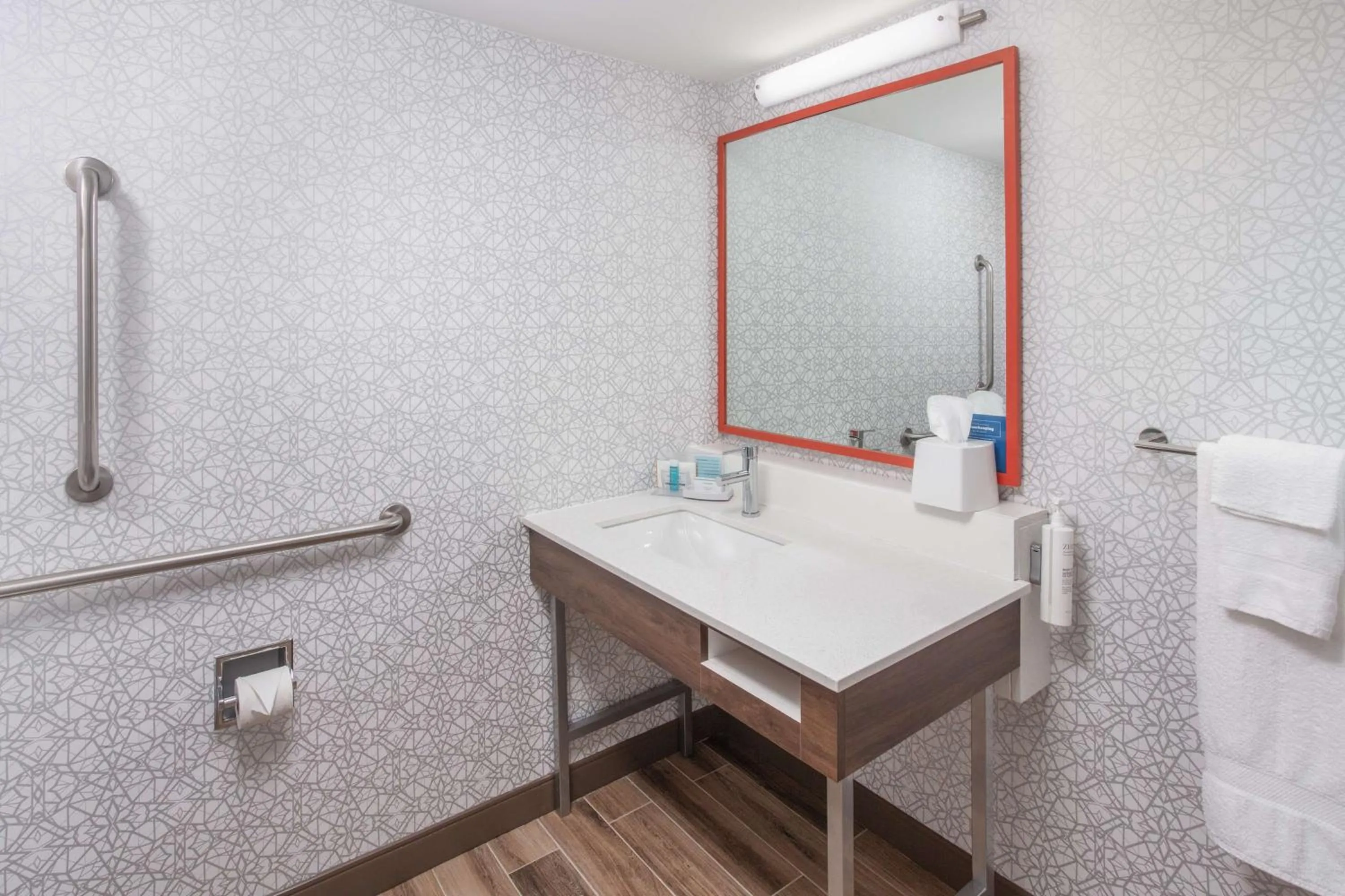 Bathroom in Hampton Inn Joliet-Plainfield I-55