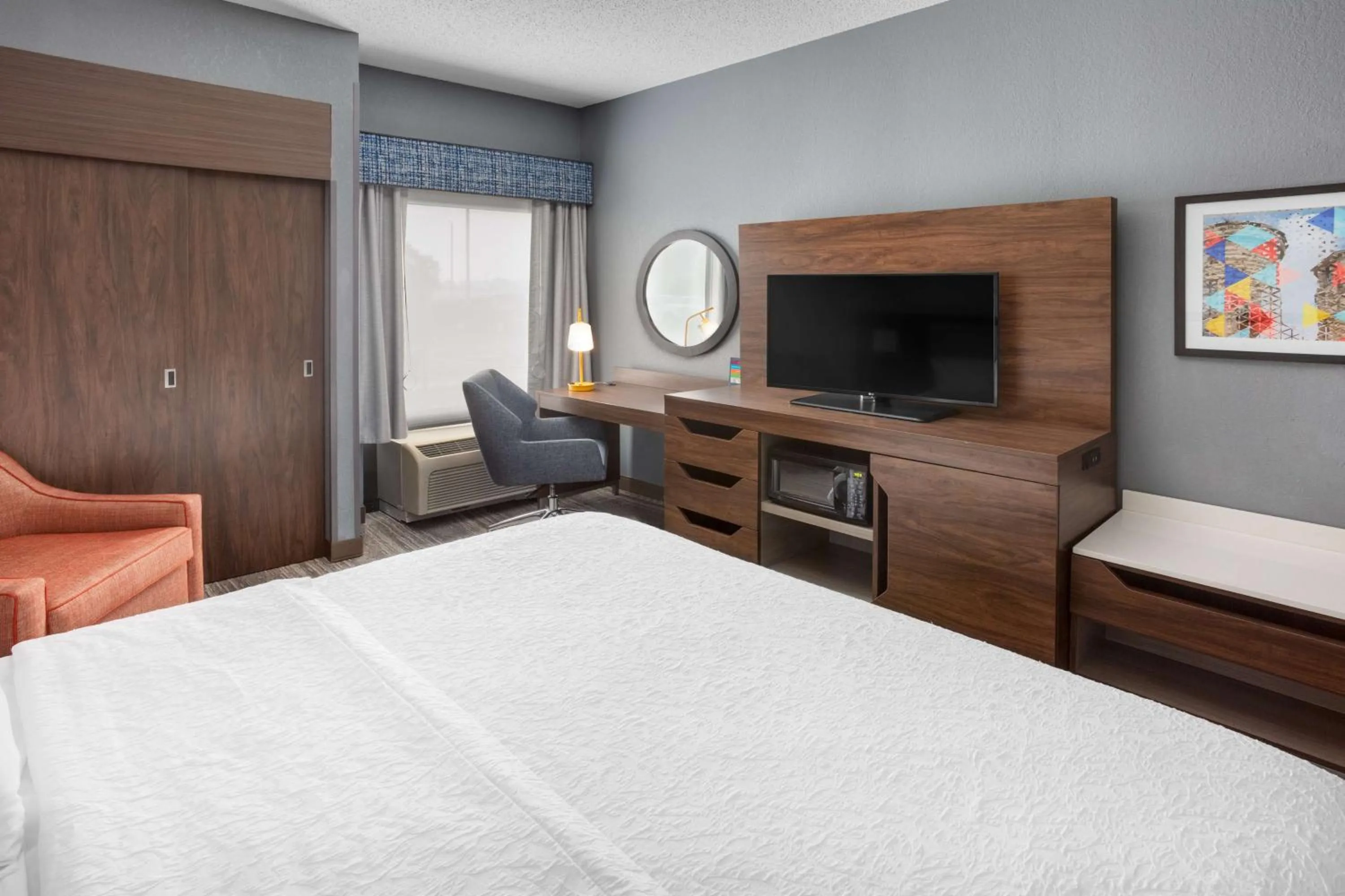 Bedroom, Bed in Hampton Inn Joliet-Plainfield I-55