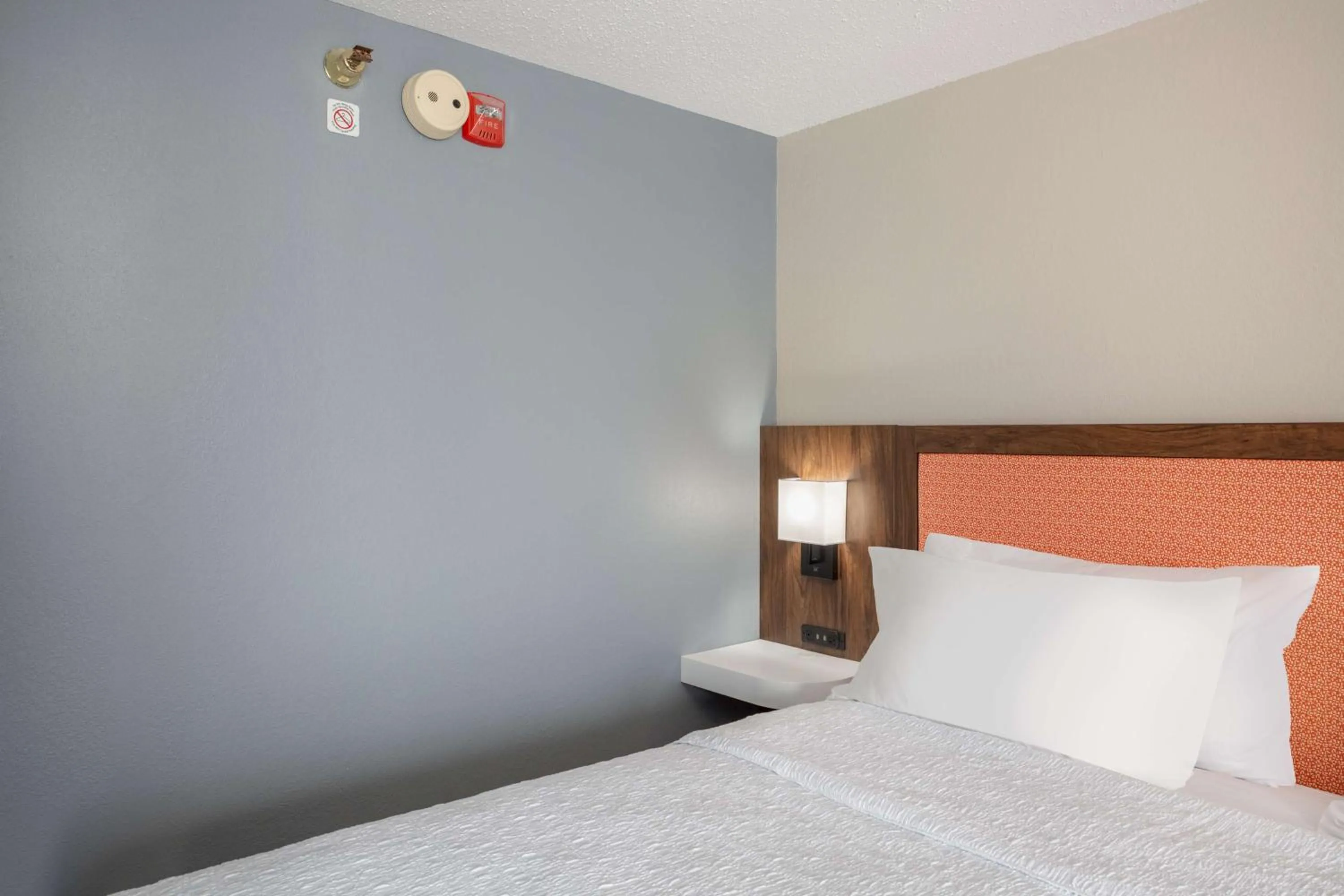 Bed in Hampton Inn Joliet-Plainfield I-55