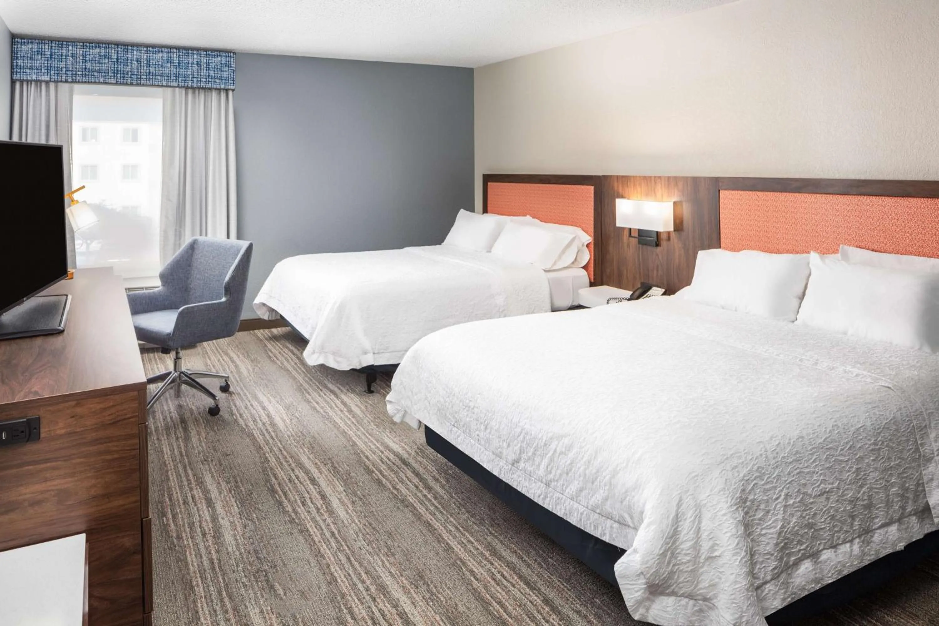 Bed in Hampton Inn Joliet-Plainfield I-55