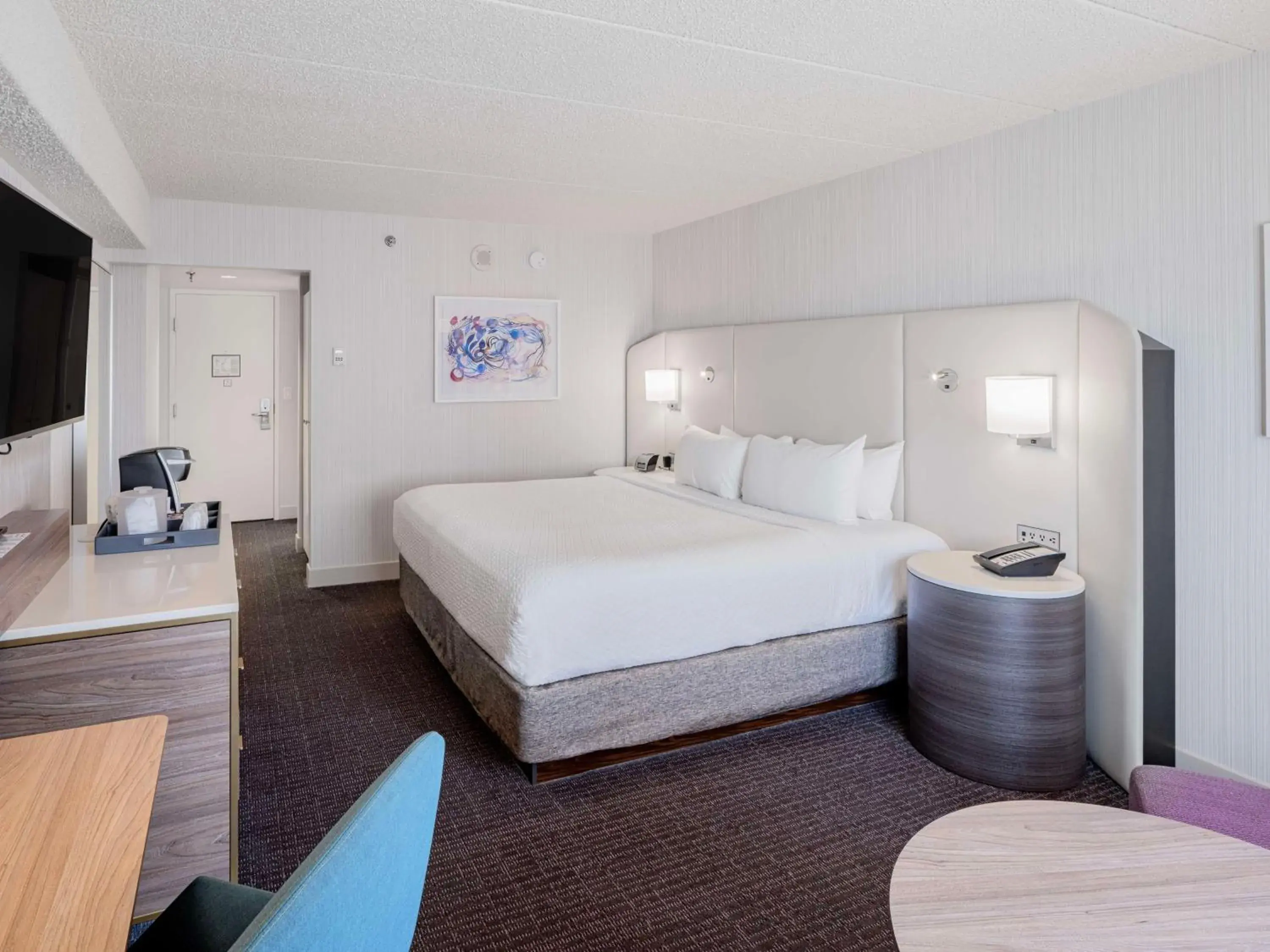 Deluxe King Room in Sonesta Columbus Downtown Deluxe King Room in Sonesta Columbus Downtown