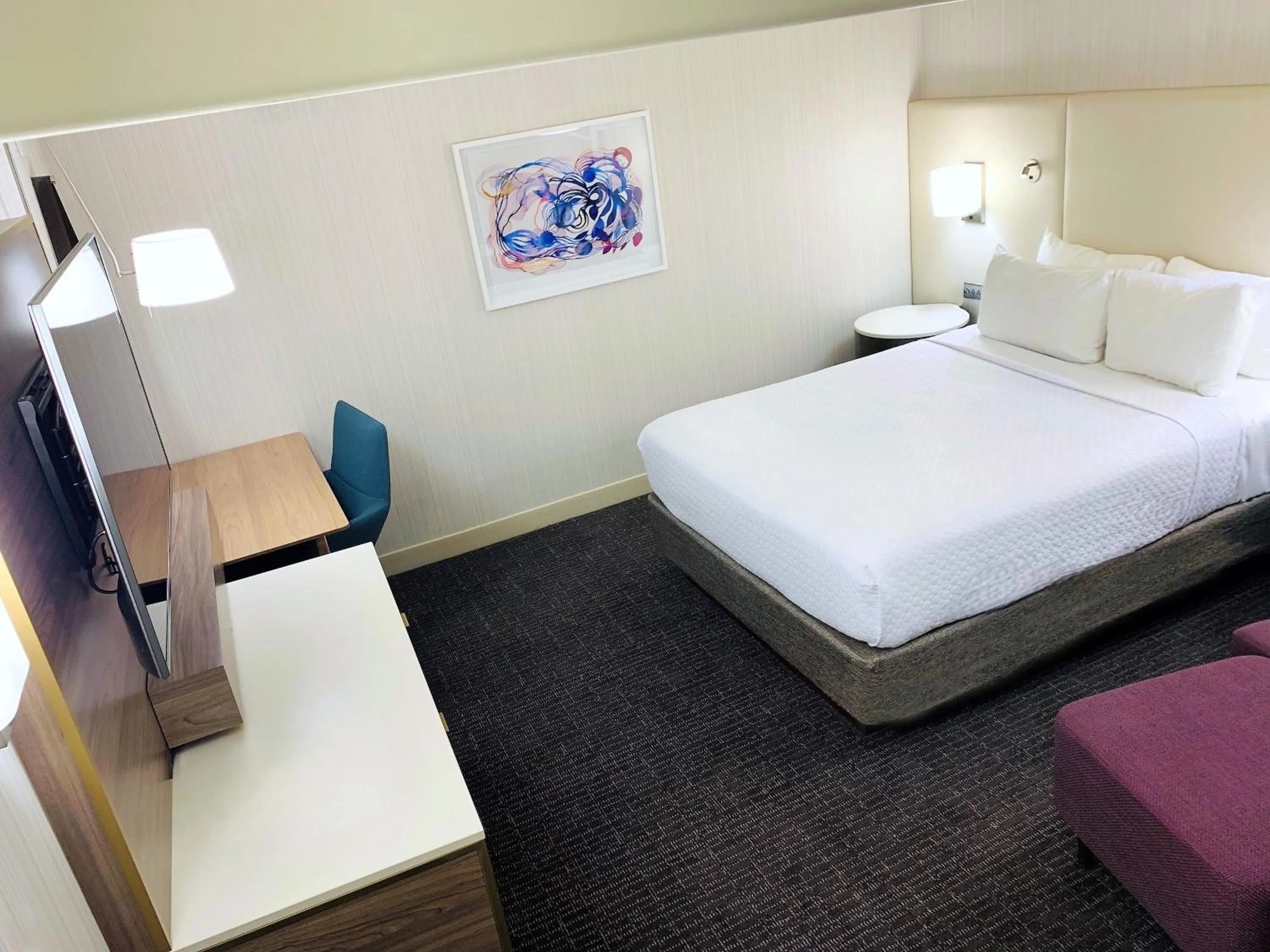 Bed in Sonesta Columbus Downtown