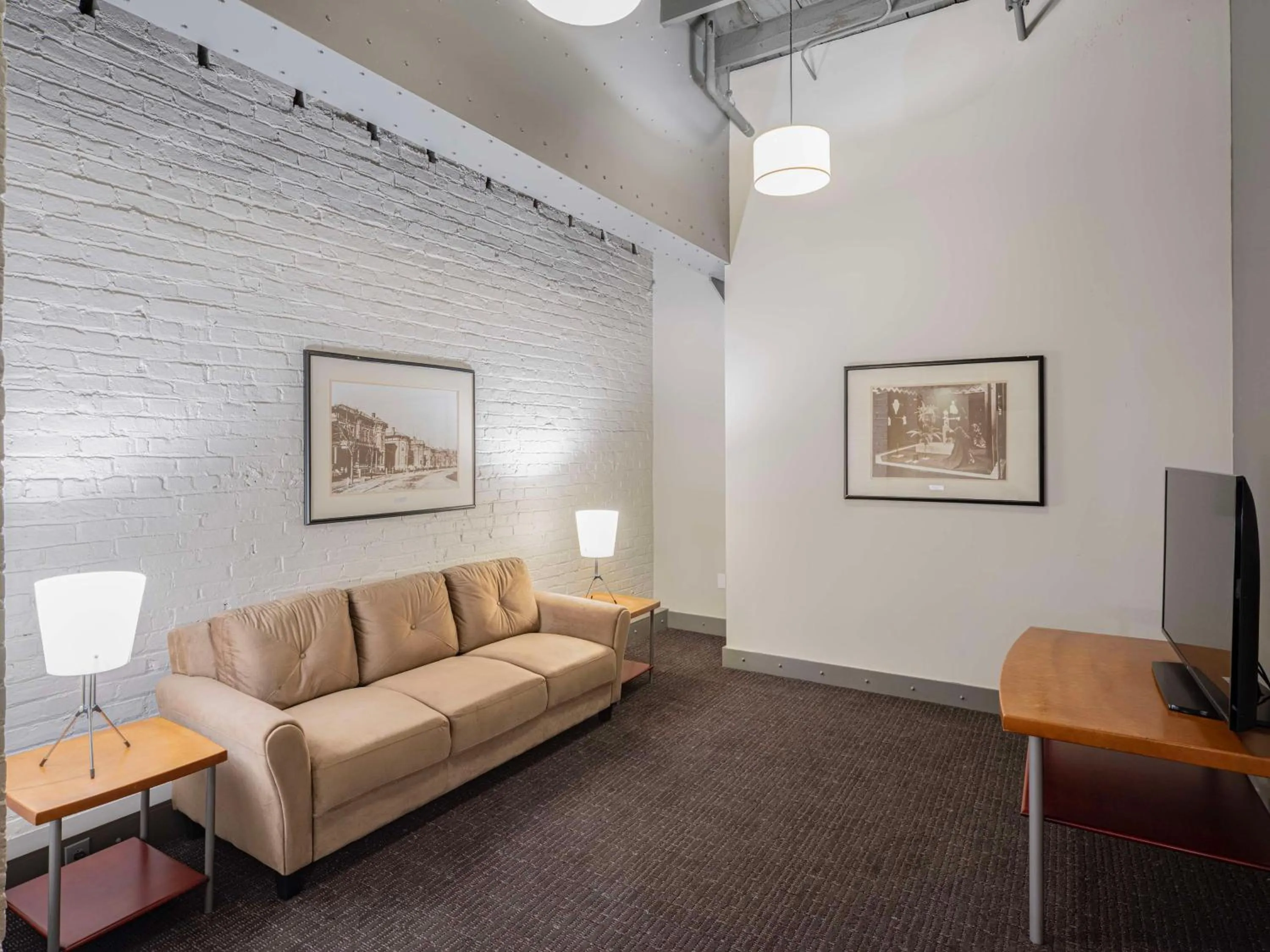 Bedroom in Sonesta Columbus Downtown