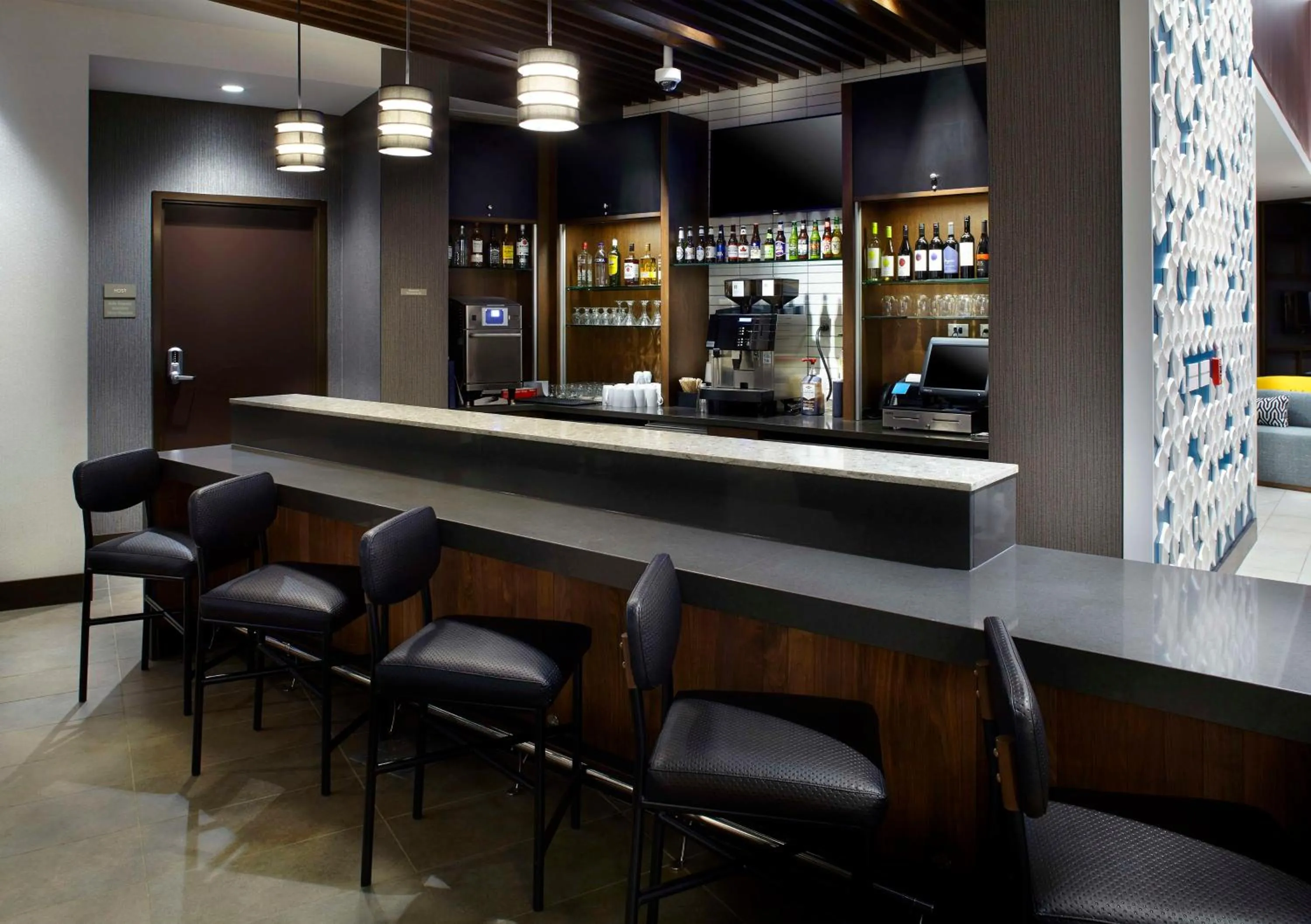 Lounge or bar in Hyatt Place Cleveland/Lyndhurst/Legacy Village