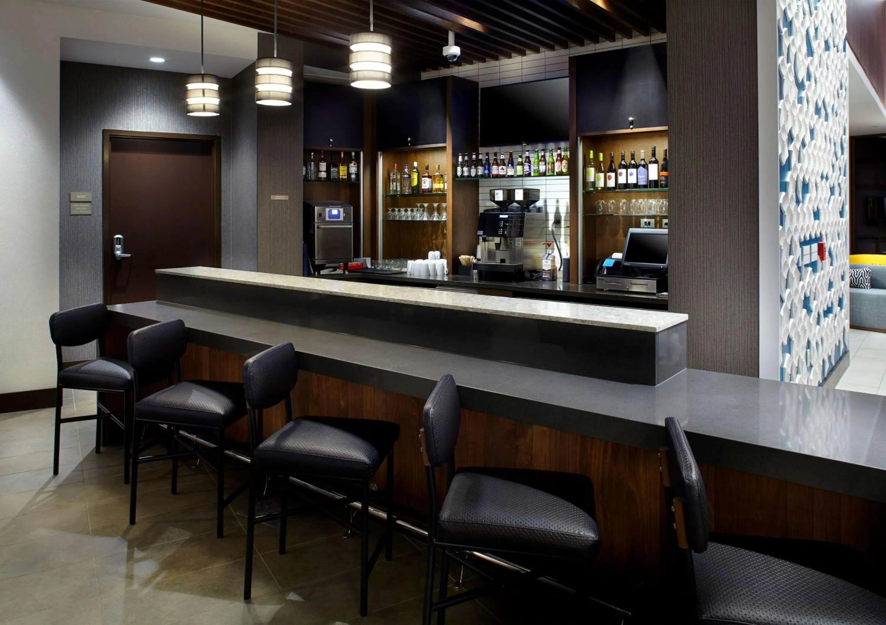 Lounge or bar in Hyatt Place Cleveland/Lyndhurst/Legacy Village