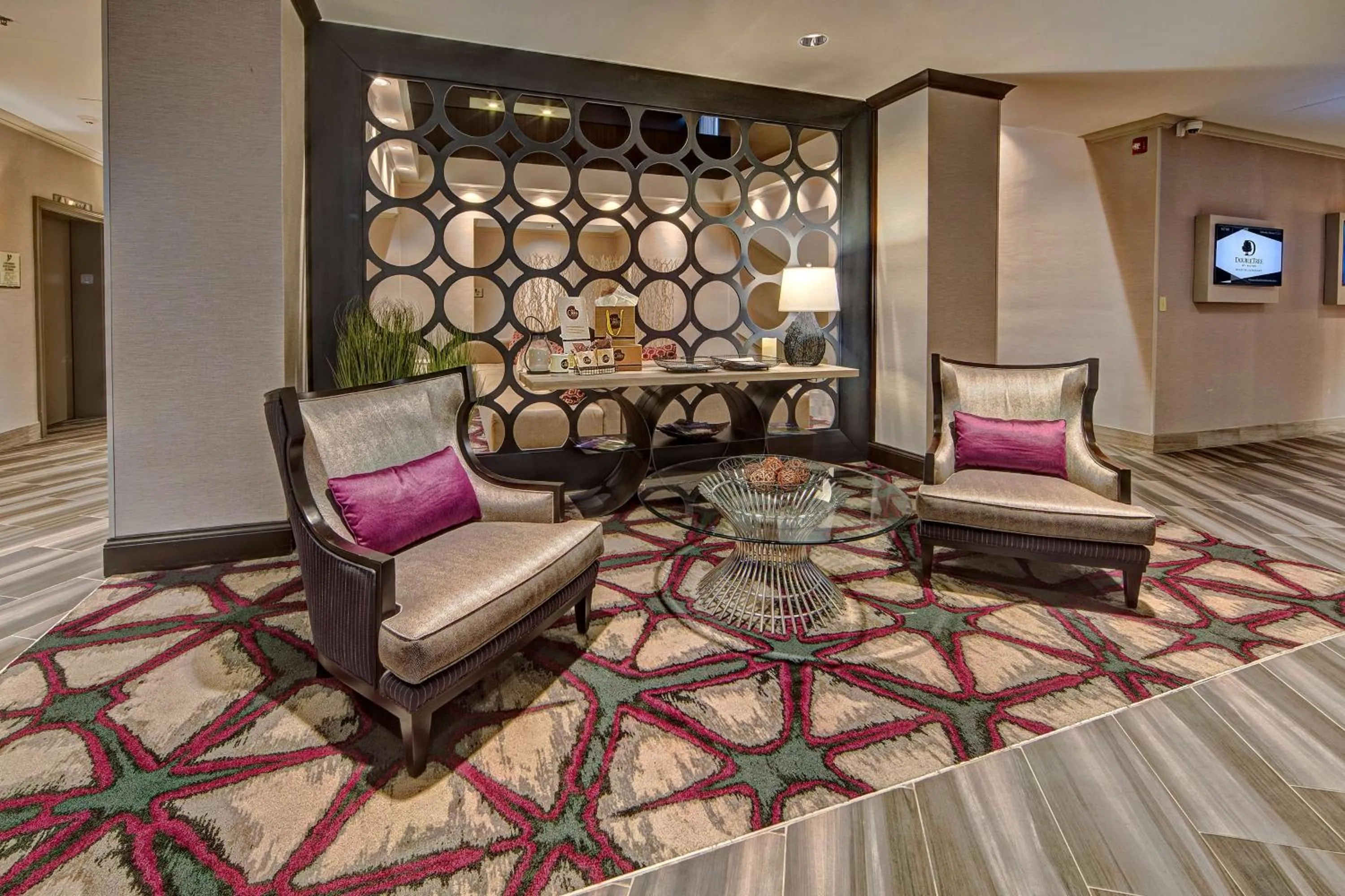 Lobby or reception in DoubleTree by Hilton Decatur Riverfront