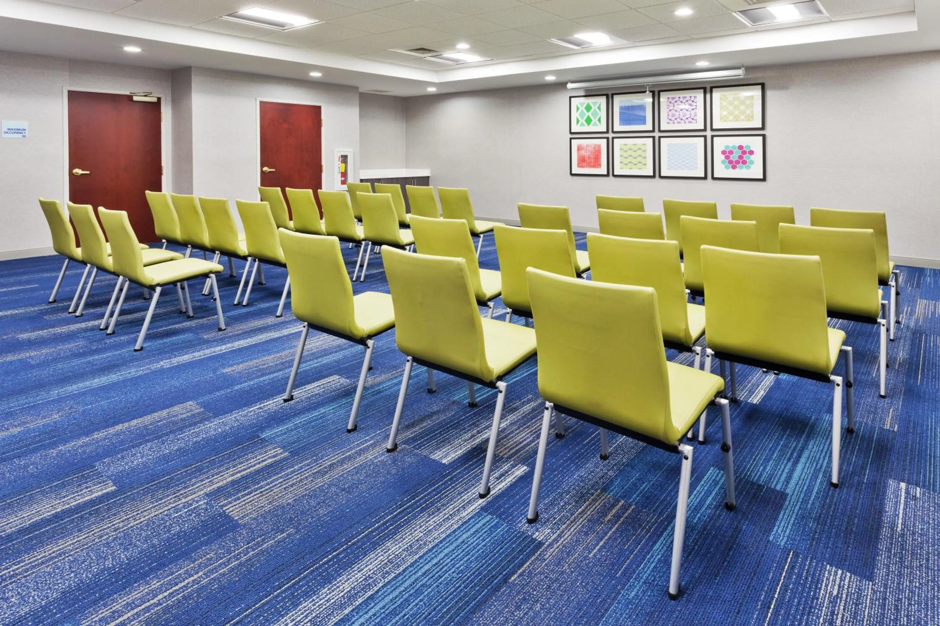 Meeting/conference room in Holiday Inn Express Hotel & Suites Dothan North by IHG