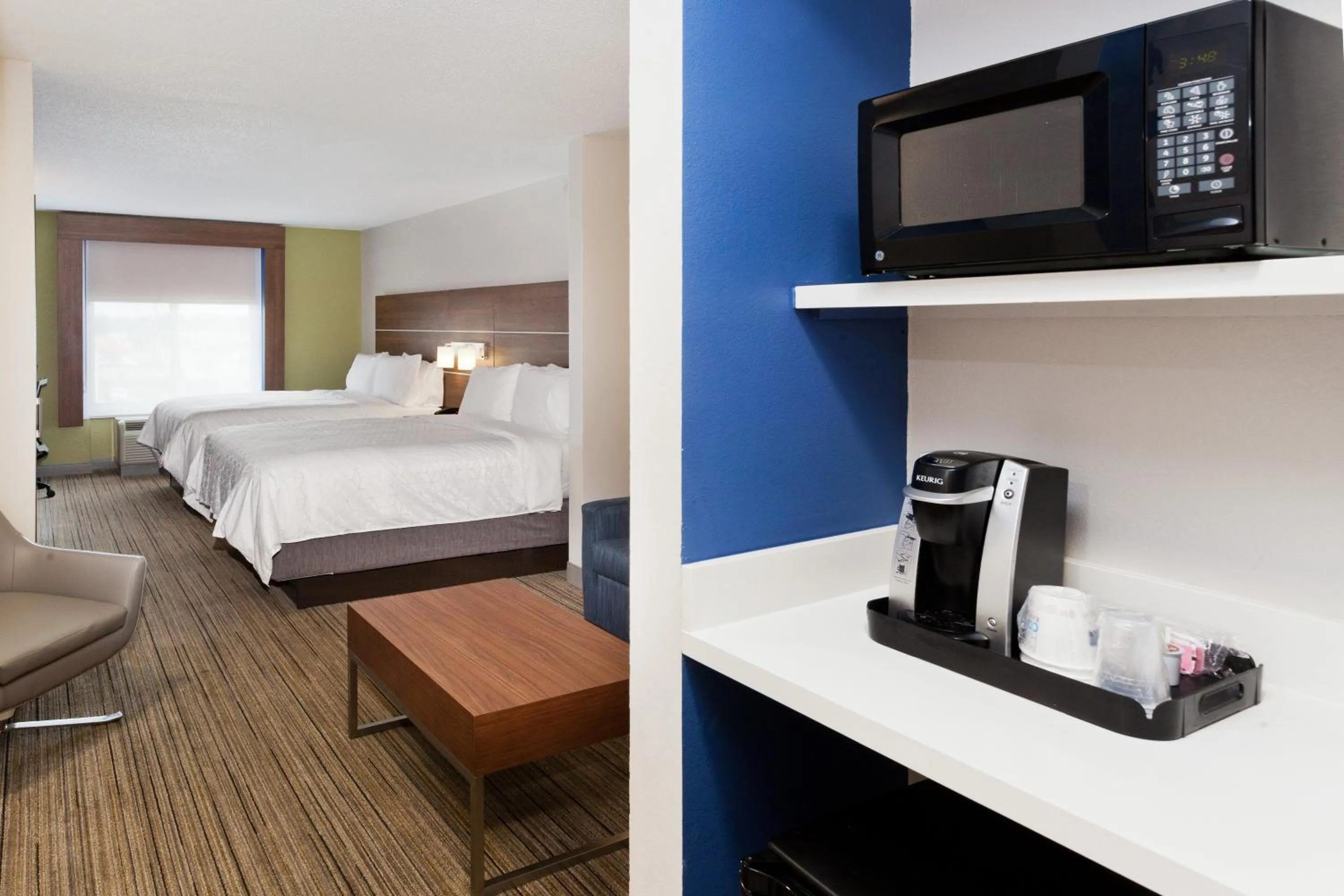 Bedroom, Bed in Holiday Inn Express Hotel & Suites Dothan North by IHG