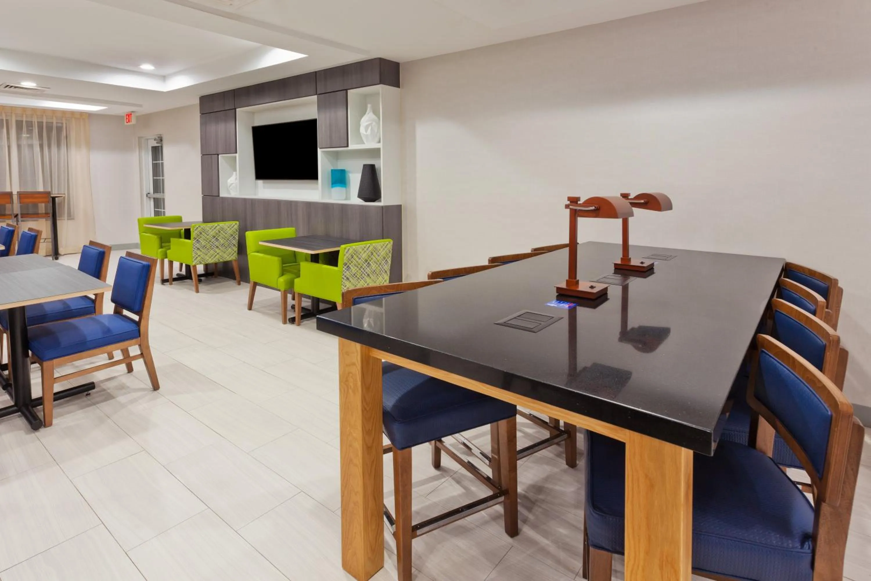 Breakfast in Holiday Inn Express Hotel & Suites Dothan North by IHG