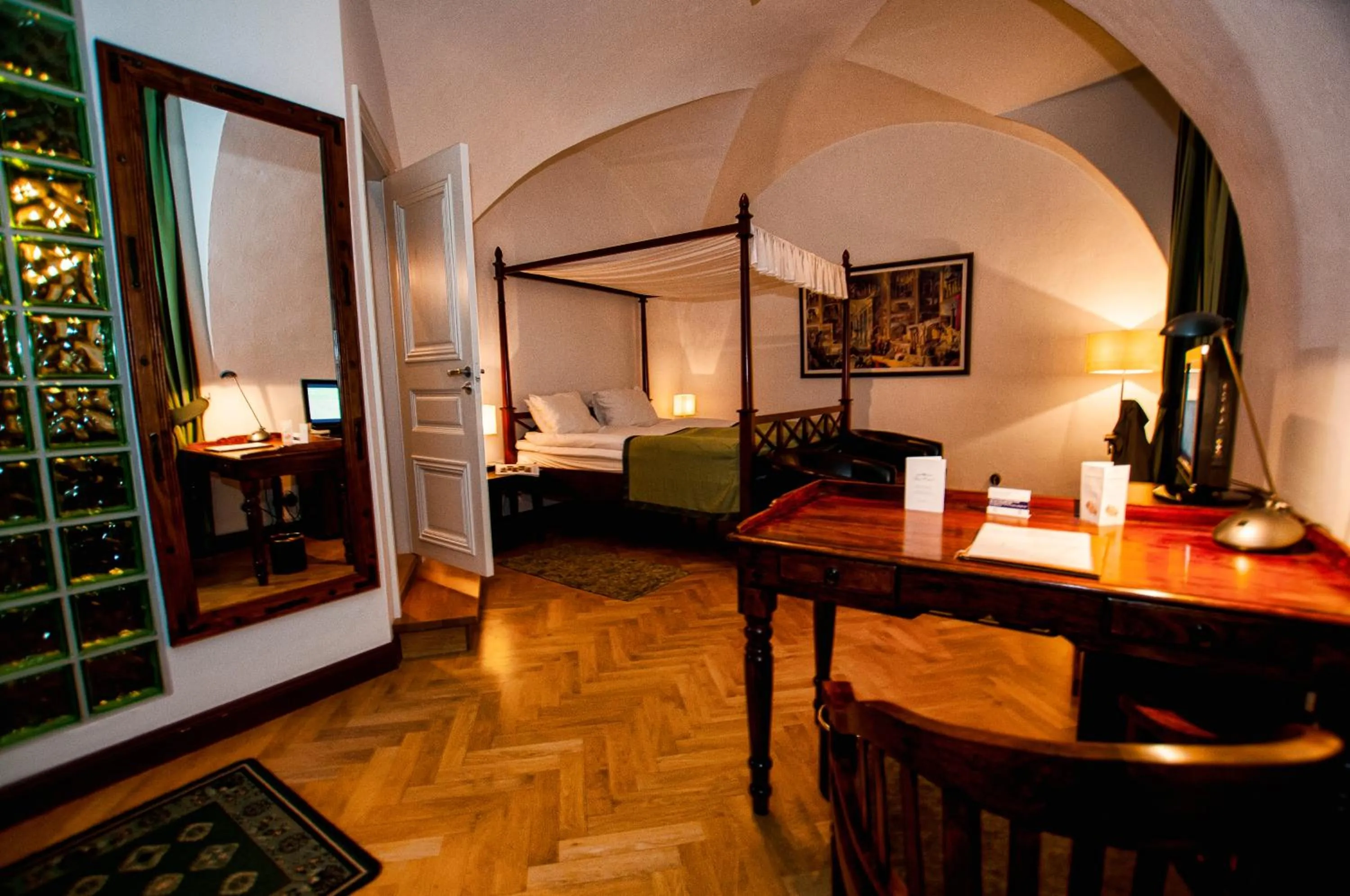 Bedroom, Bed in Gimo Herrgård