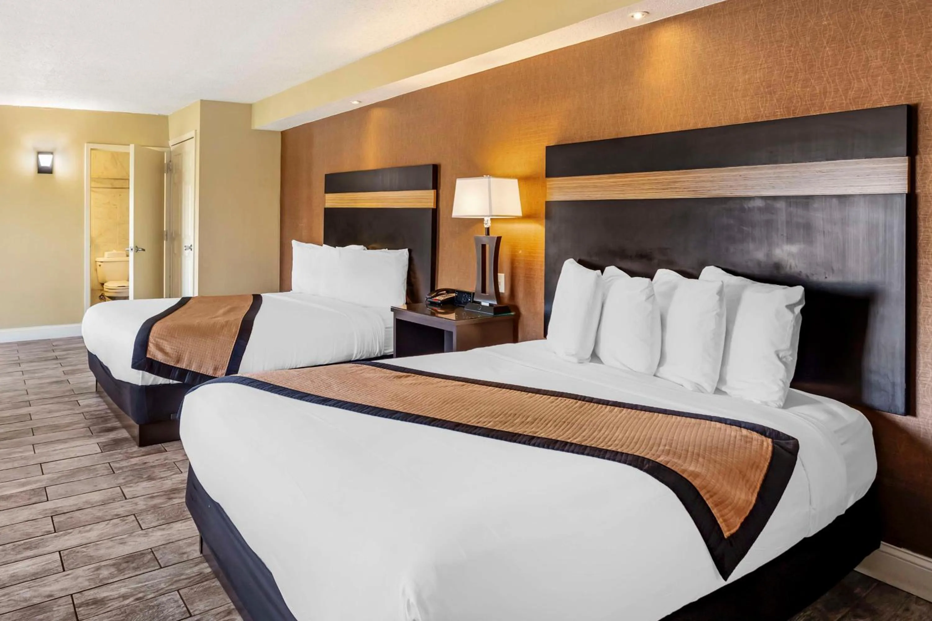 Bedroom, Bed in Best Western Plus Newark Airport West