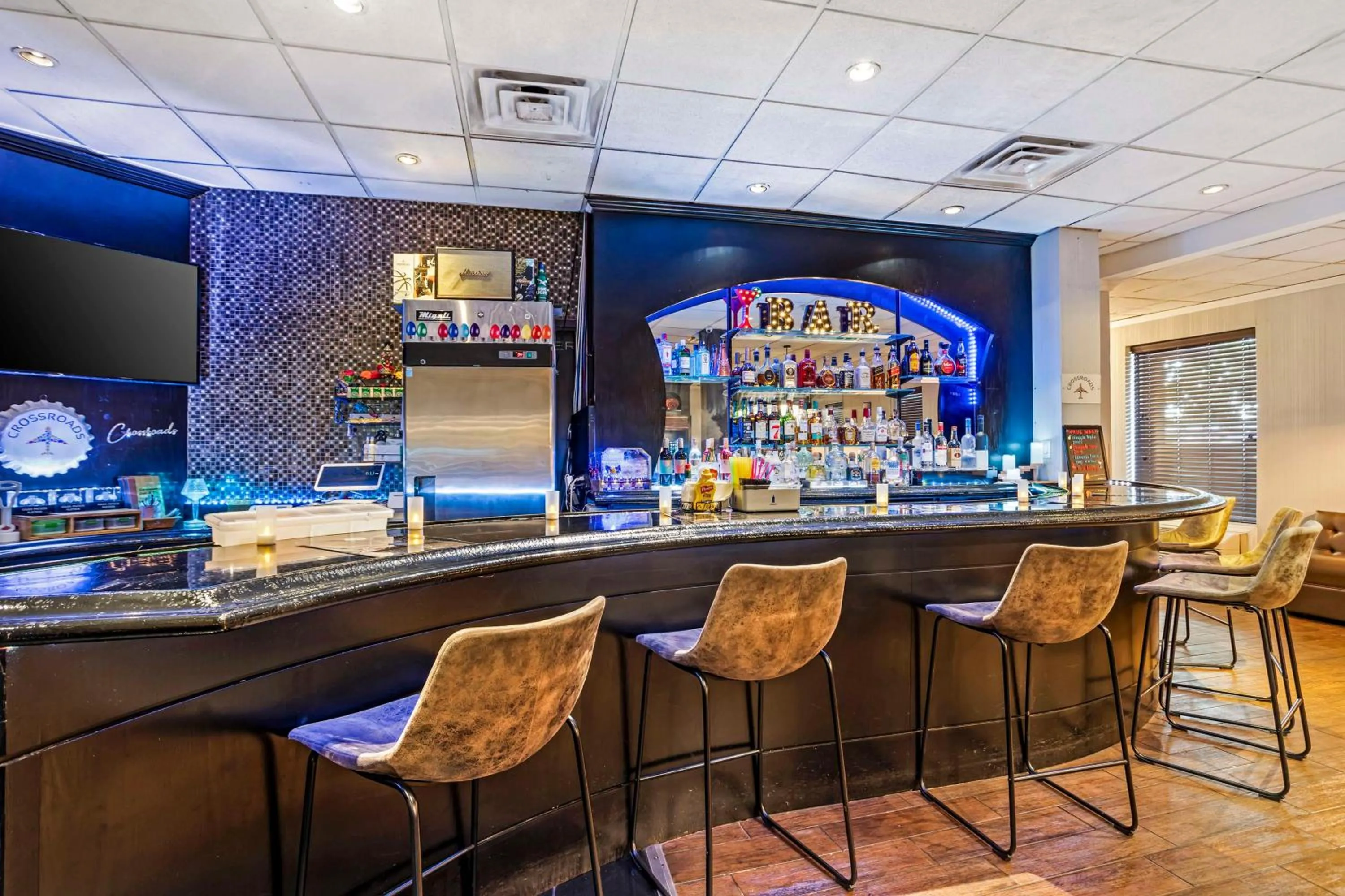 Lounge or bar in Best Western Plus Newark Airport West