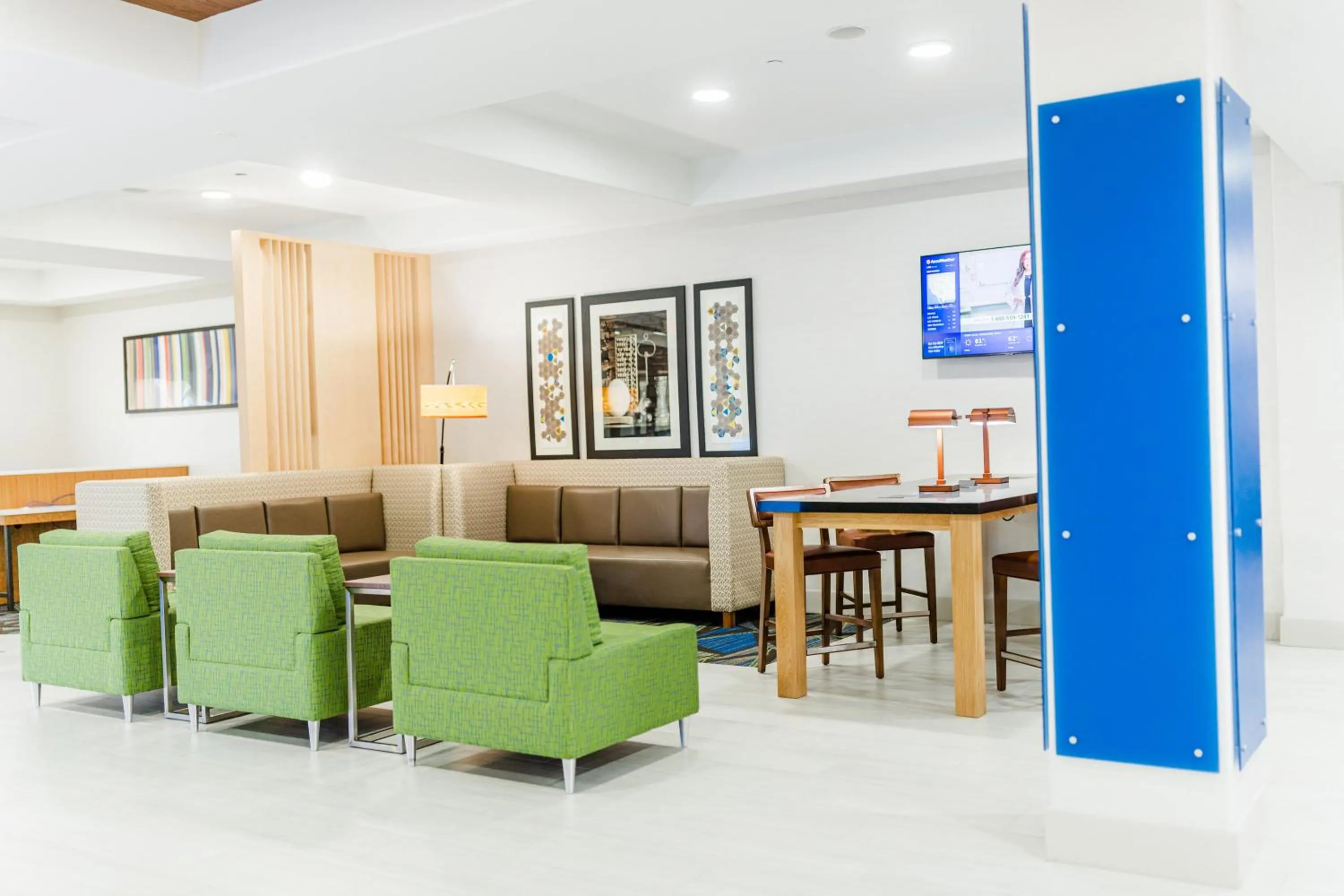Lobby or reception in Holiday Inn Express Hotel & Suites Greenville by IHG