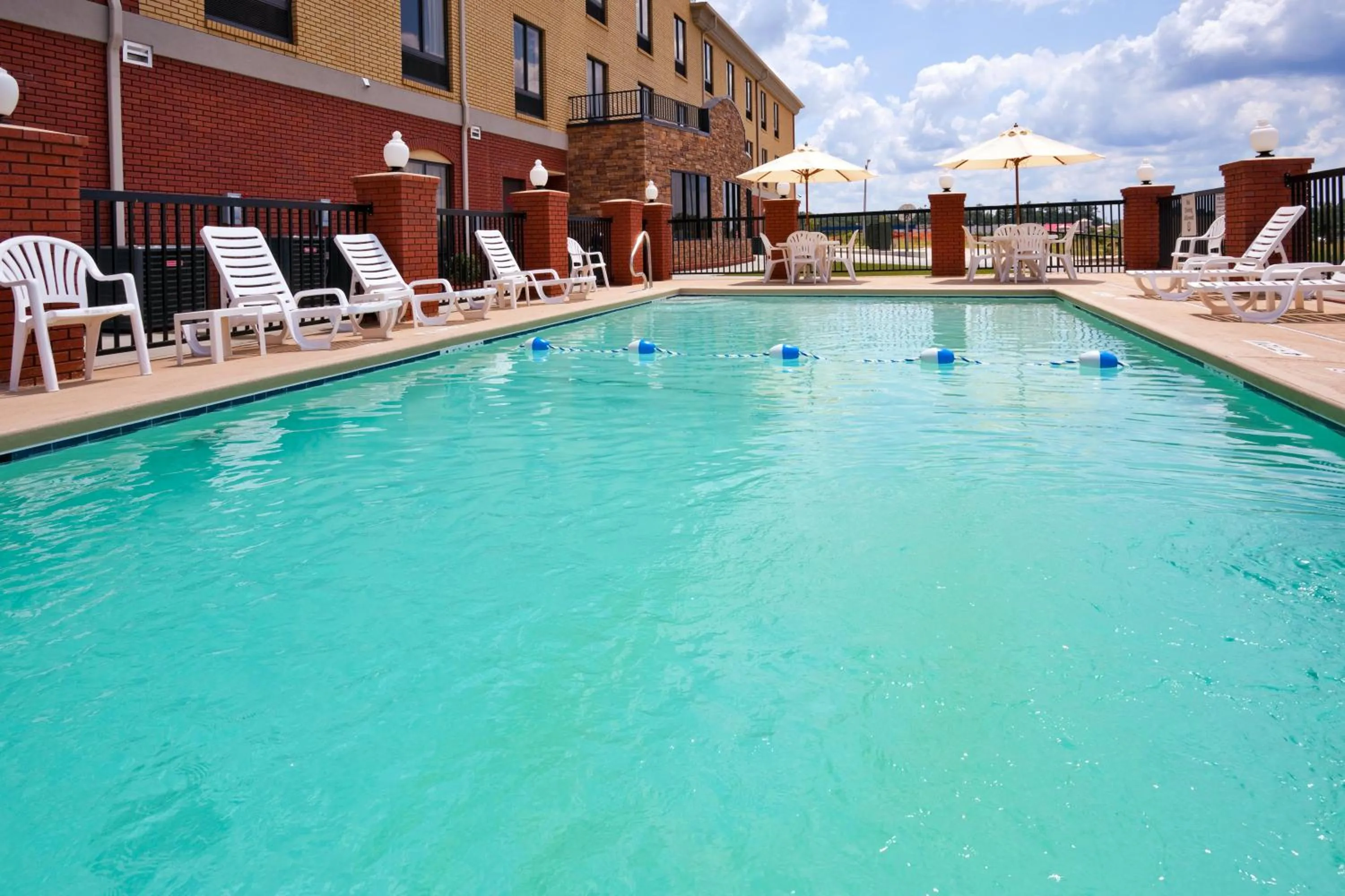 Swimming pool in Holiday Inn Express Hotel & Suites Greenville by IHG