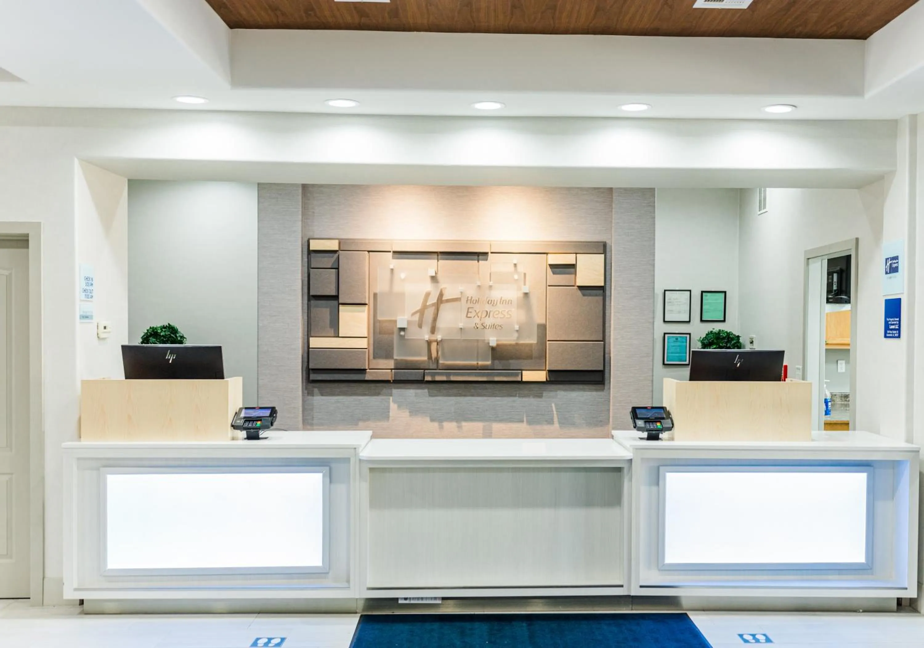 Lobby or reception in Holiday Inn Express Hotel & Suites Greenville by IHG