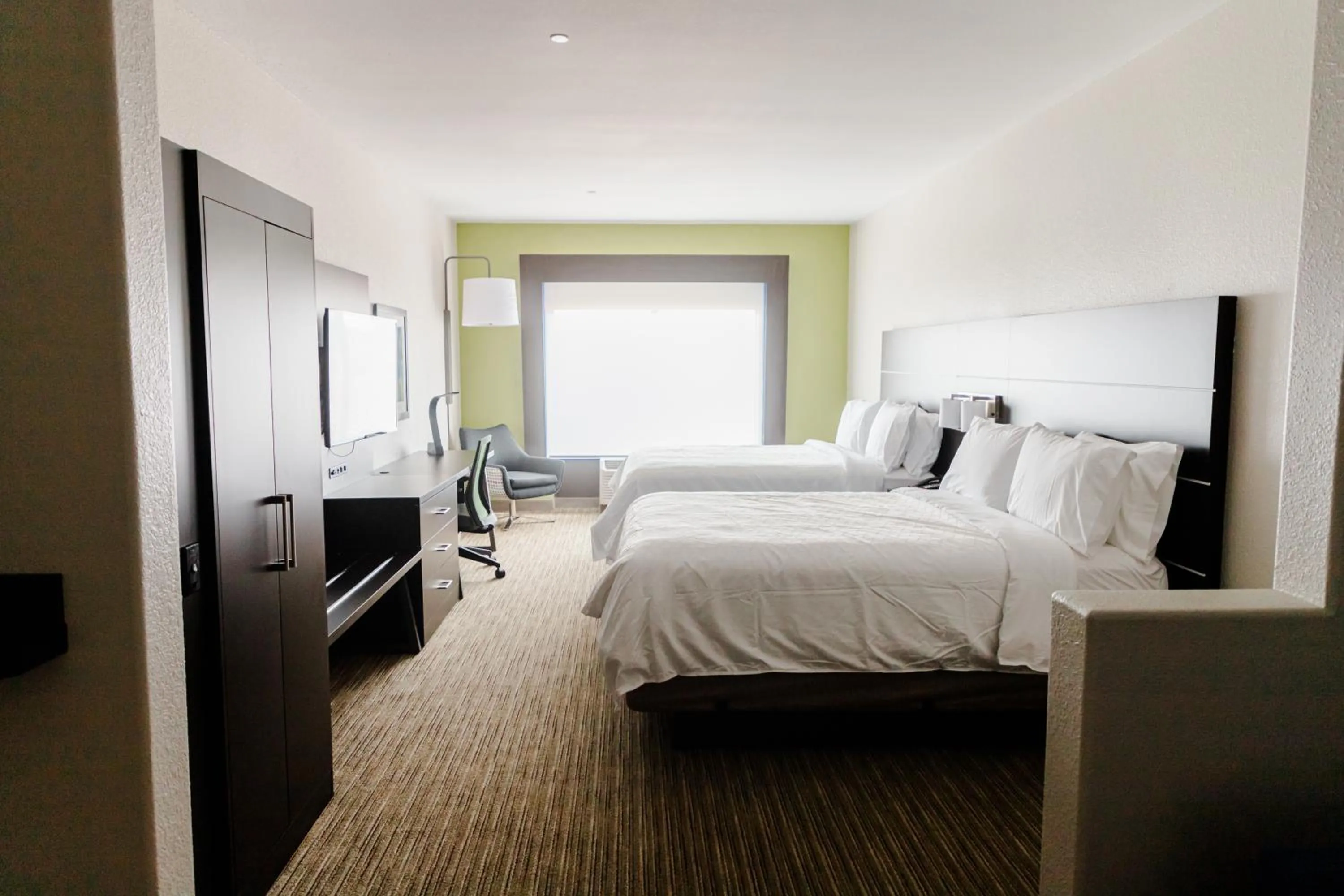 Photo of the whole room, Bed in Holiday Inn Express Hotel & Suites Greenville by IHG