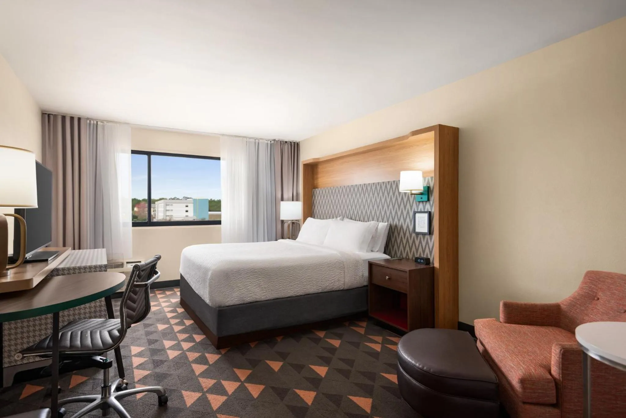 Photo of the whole room, Bed in Holiday Inn Mobile West I-10 by IHG