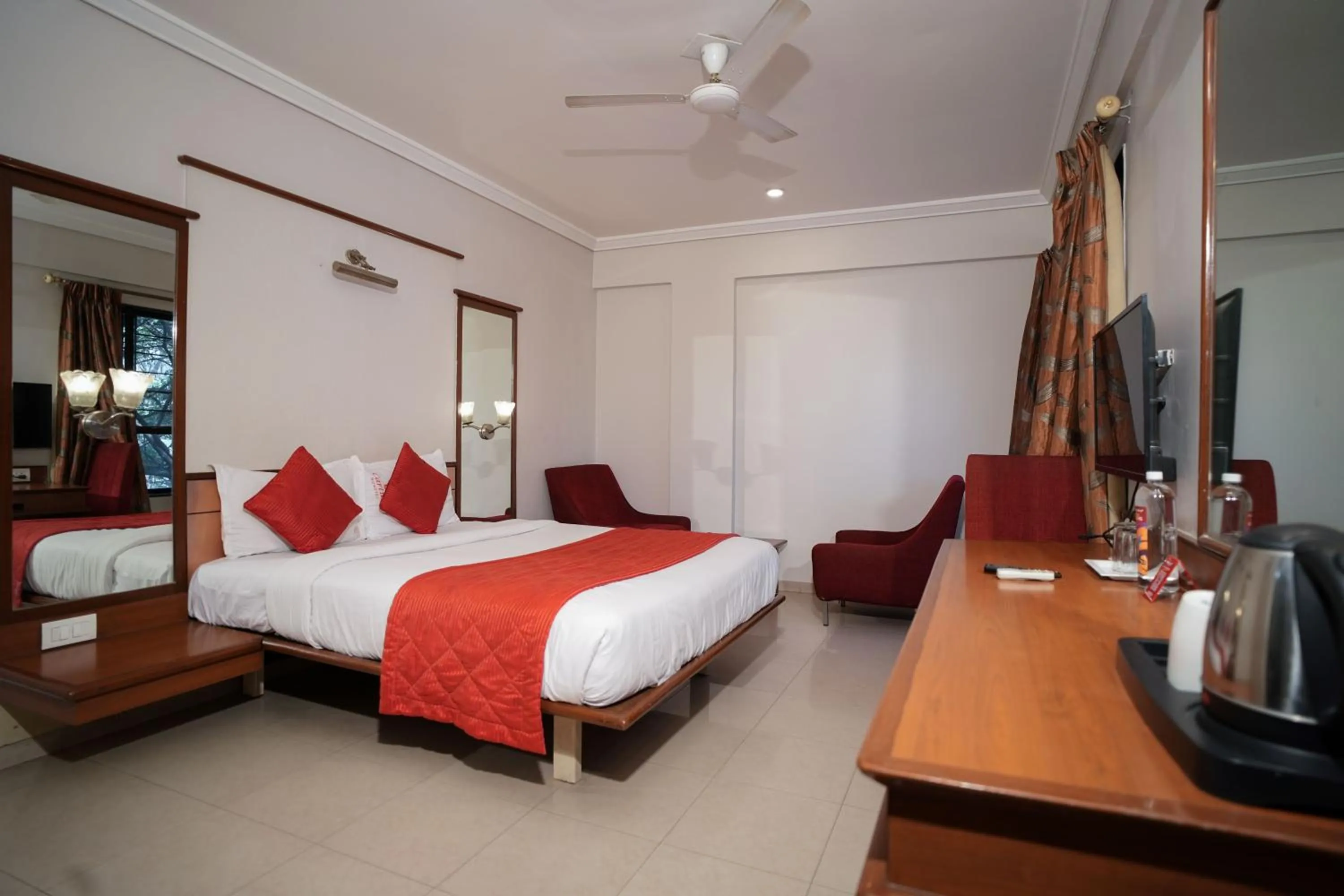 Bed in Cartier Biznotel