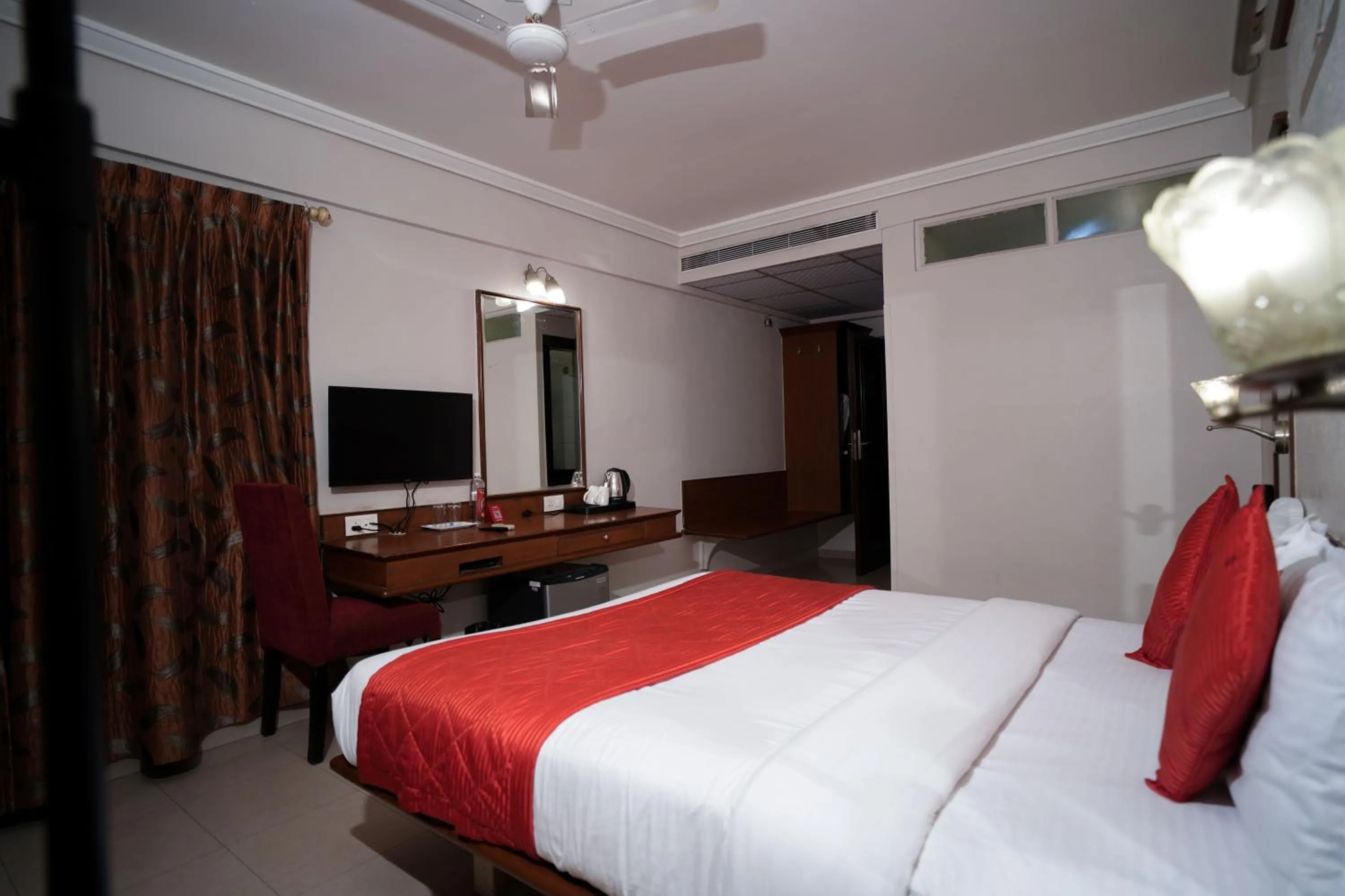 Bed in Cartier Biznotel