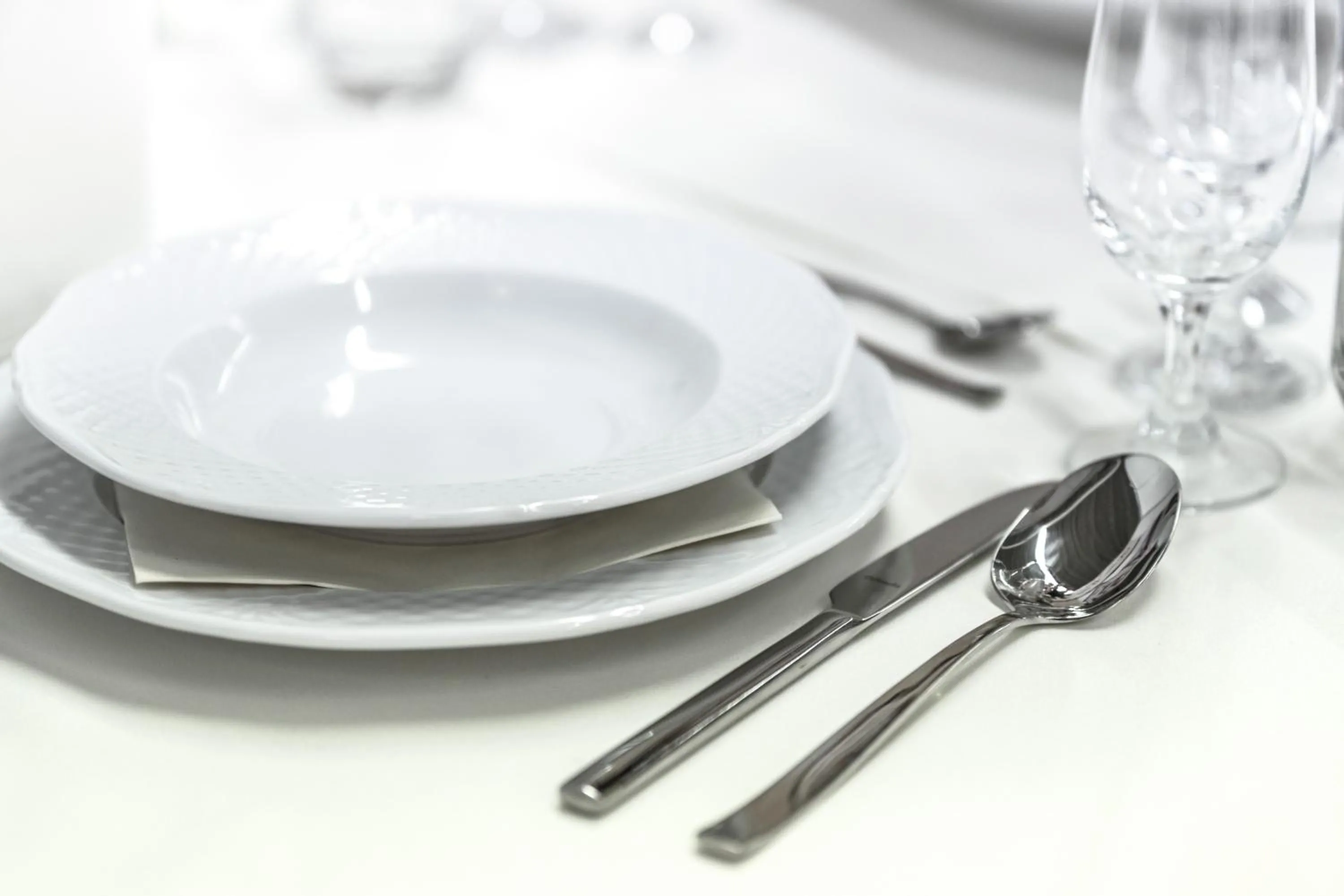 Restaurant/places to eat in Cartier Biznotel