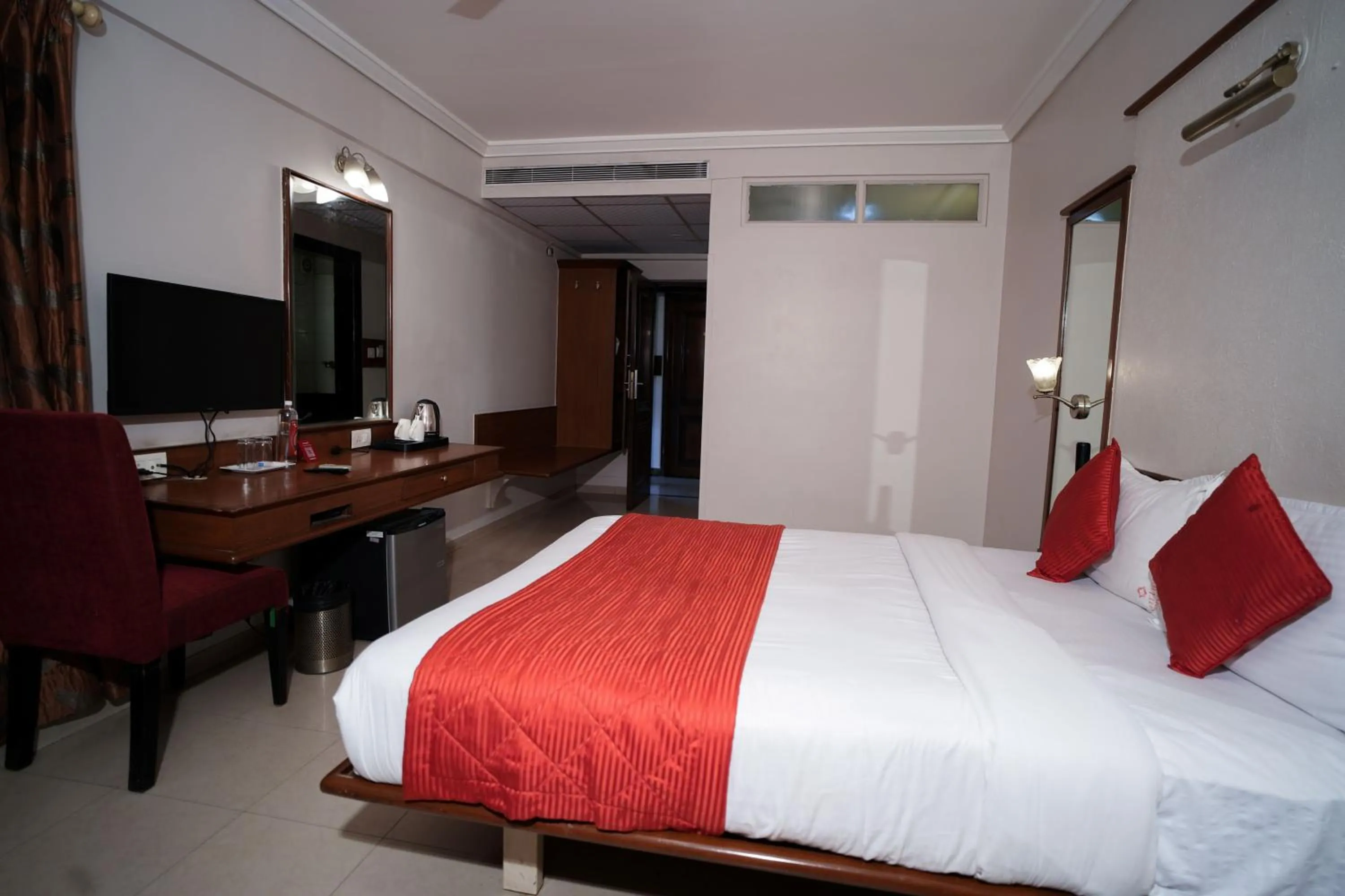 Bed in Cartier Biznotel