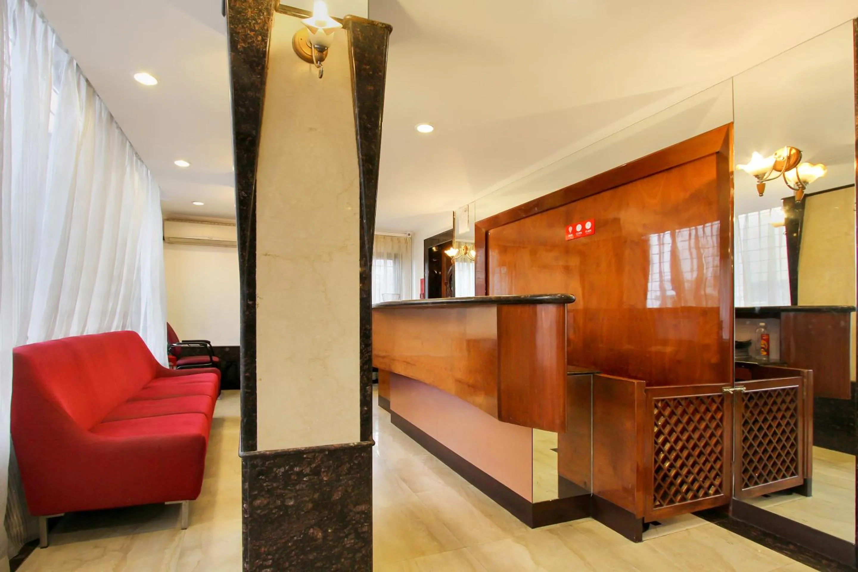 Lobby or reception in Cartier Biznotel