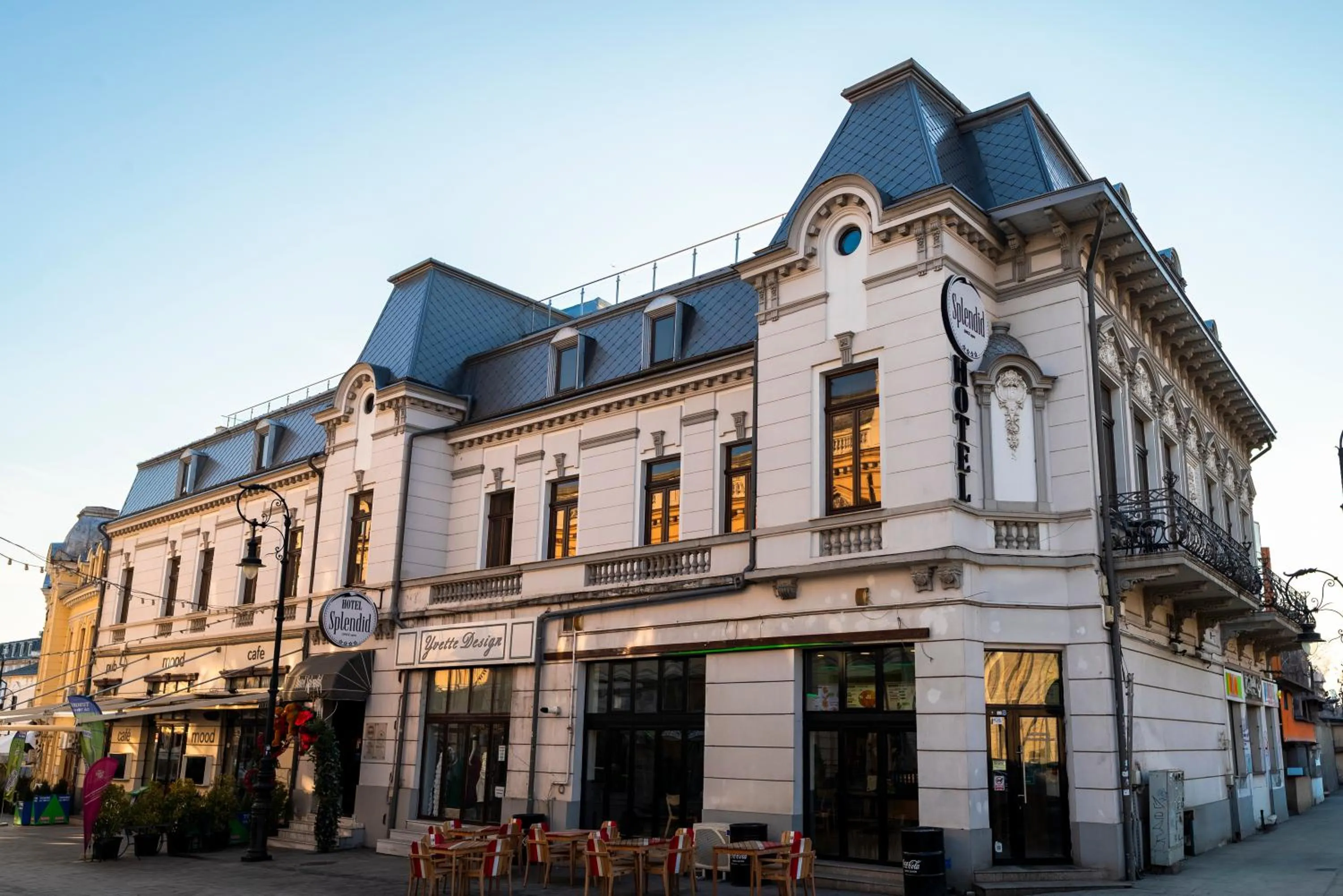 Property building in Hotel Splendid 1900