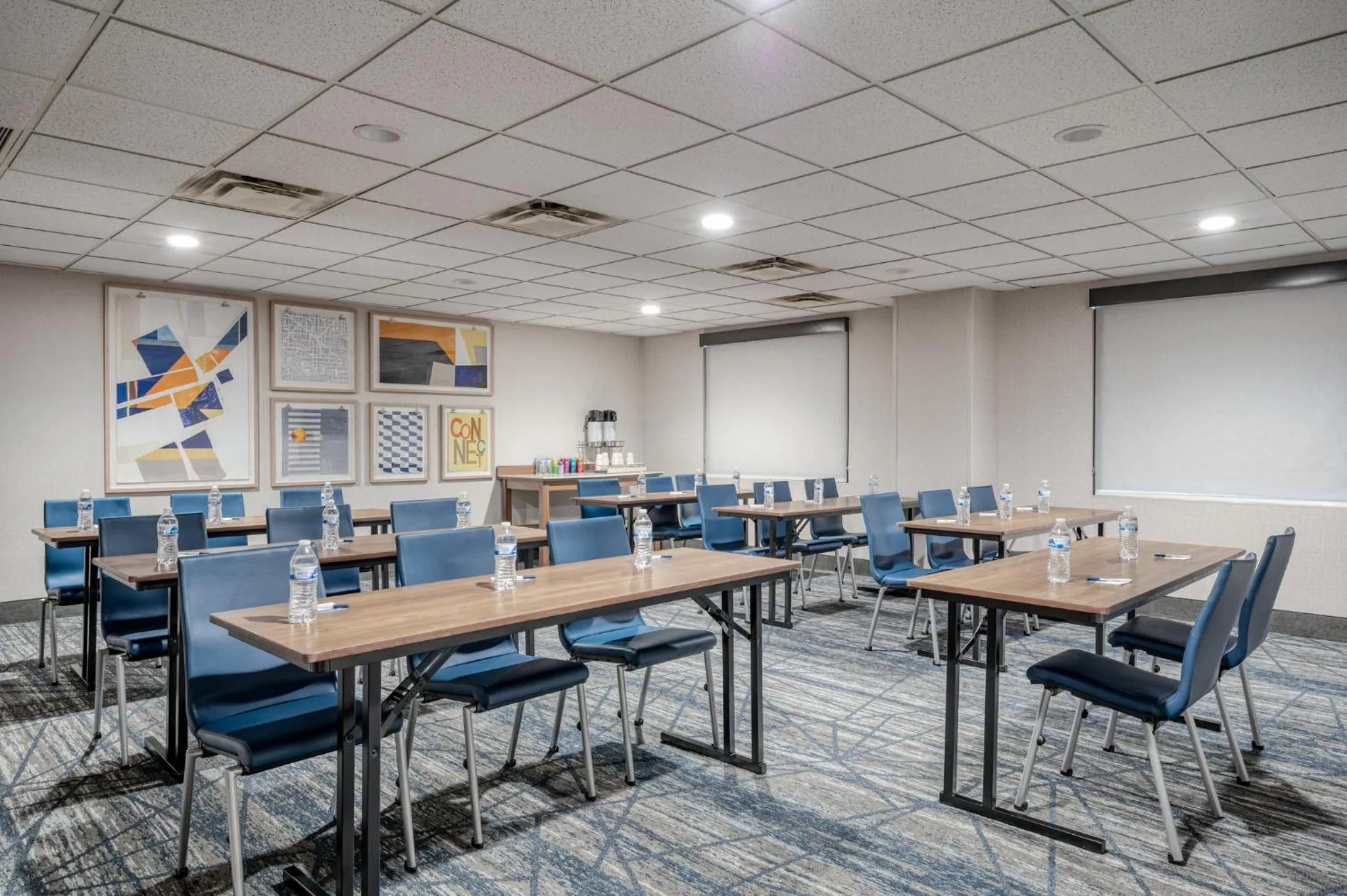 Meeting/conference room in Holiday Inn Express Hotel & Suites Columbus Airport by IHG