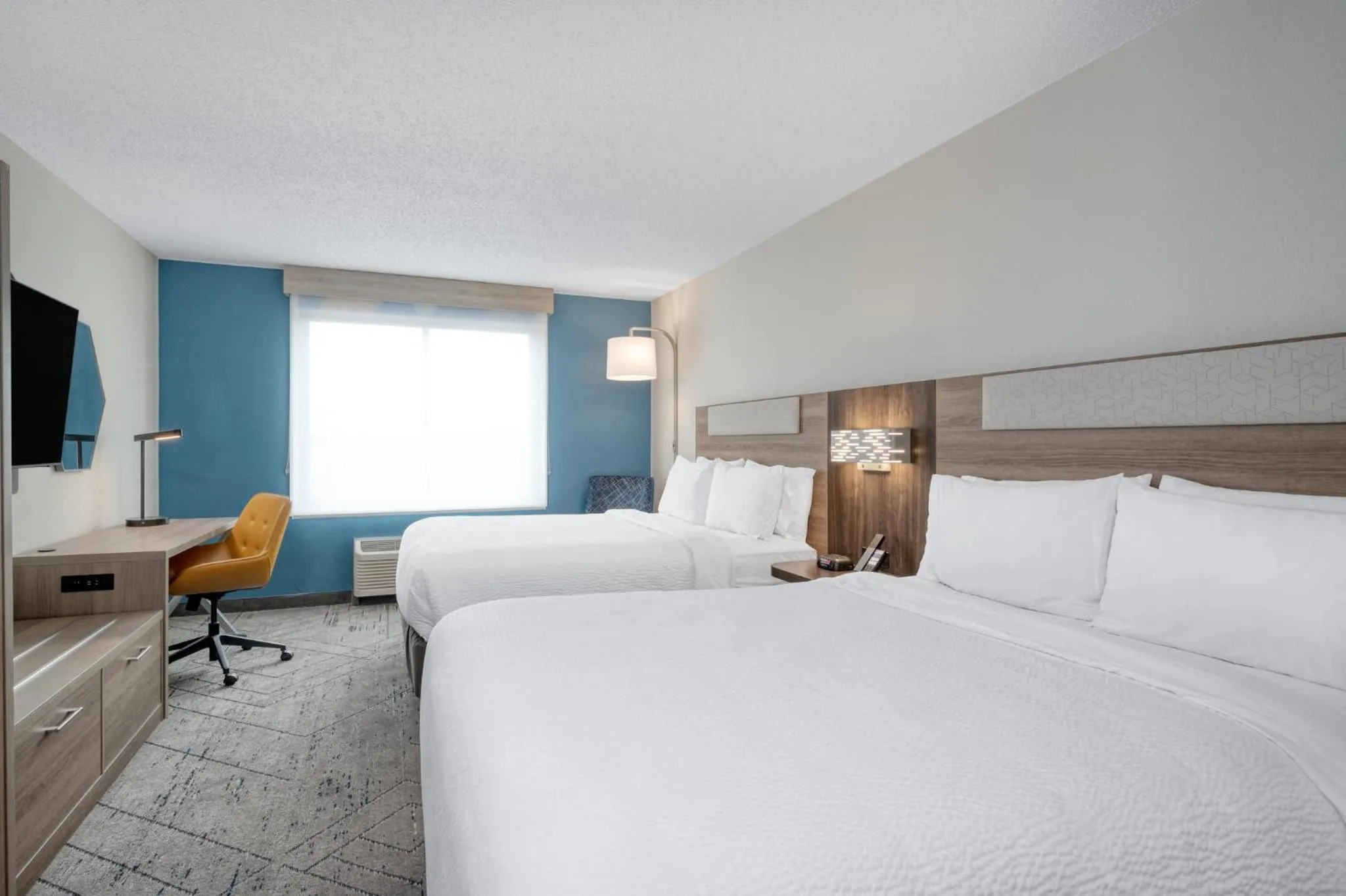 Photo of the whole room, Bed in Holiday Inn Express Hotel & Suites Columbus Airport by IHG