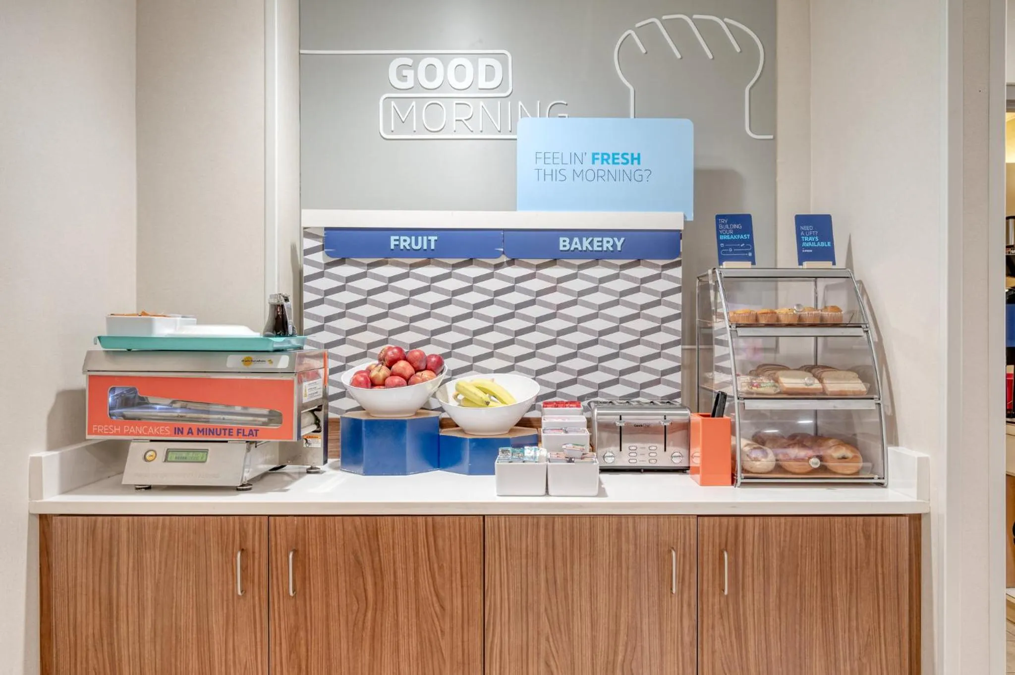 Breakfast in Holiday Inn Express Hotel & Suites Columbus Airport by IHG