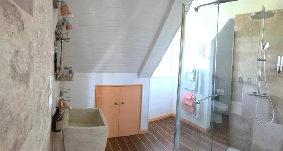 Bathroom in La maison de l'Odet