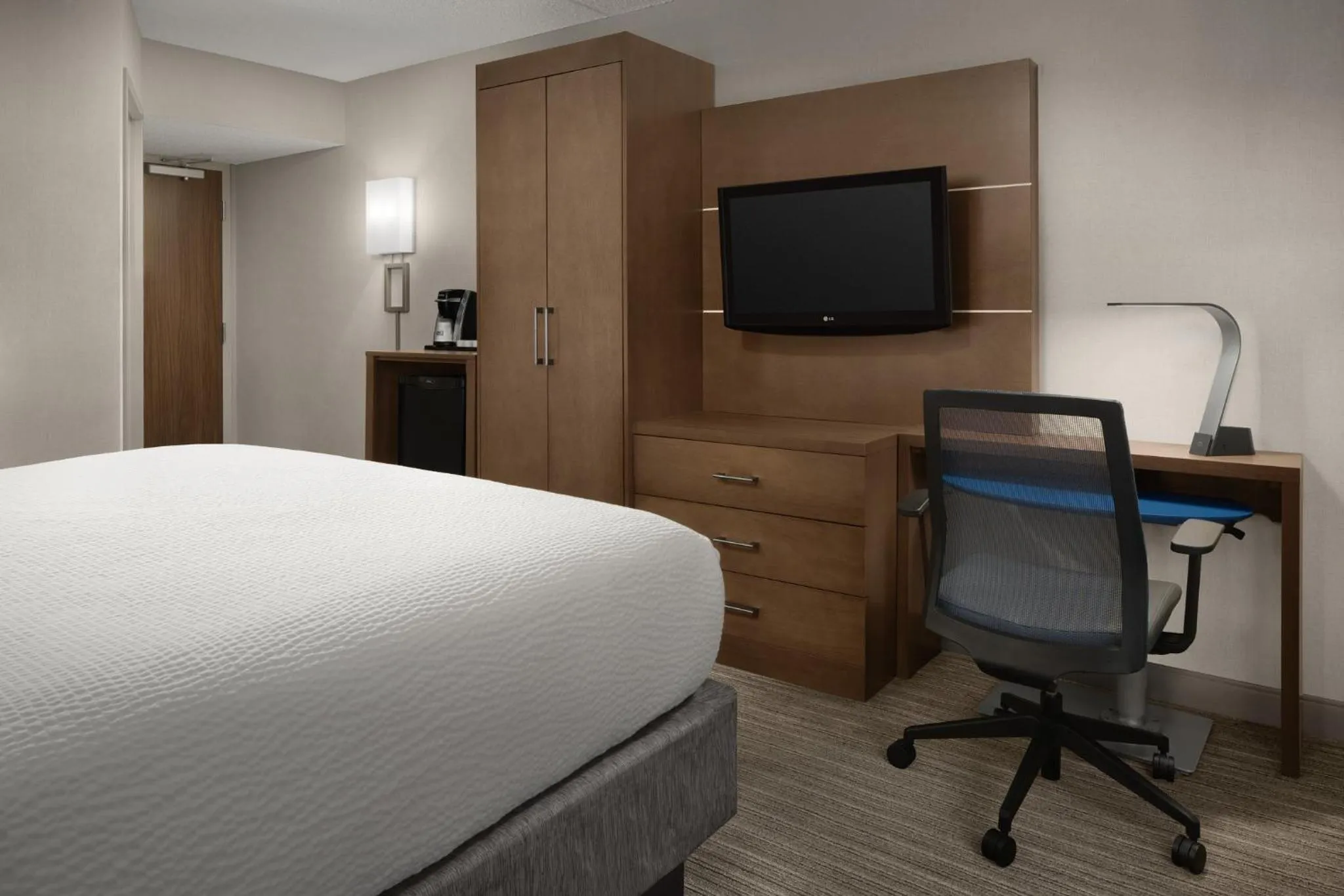 Photo of the whole room, Bed in Holiday Inn Express Andover North - Lawrence by IHG