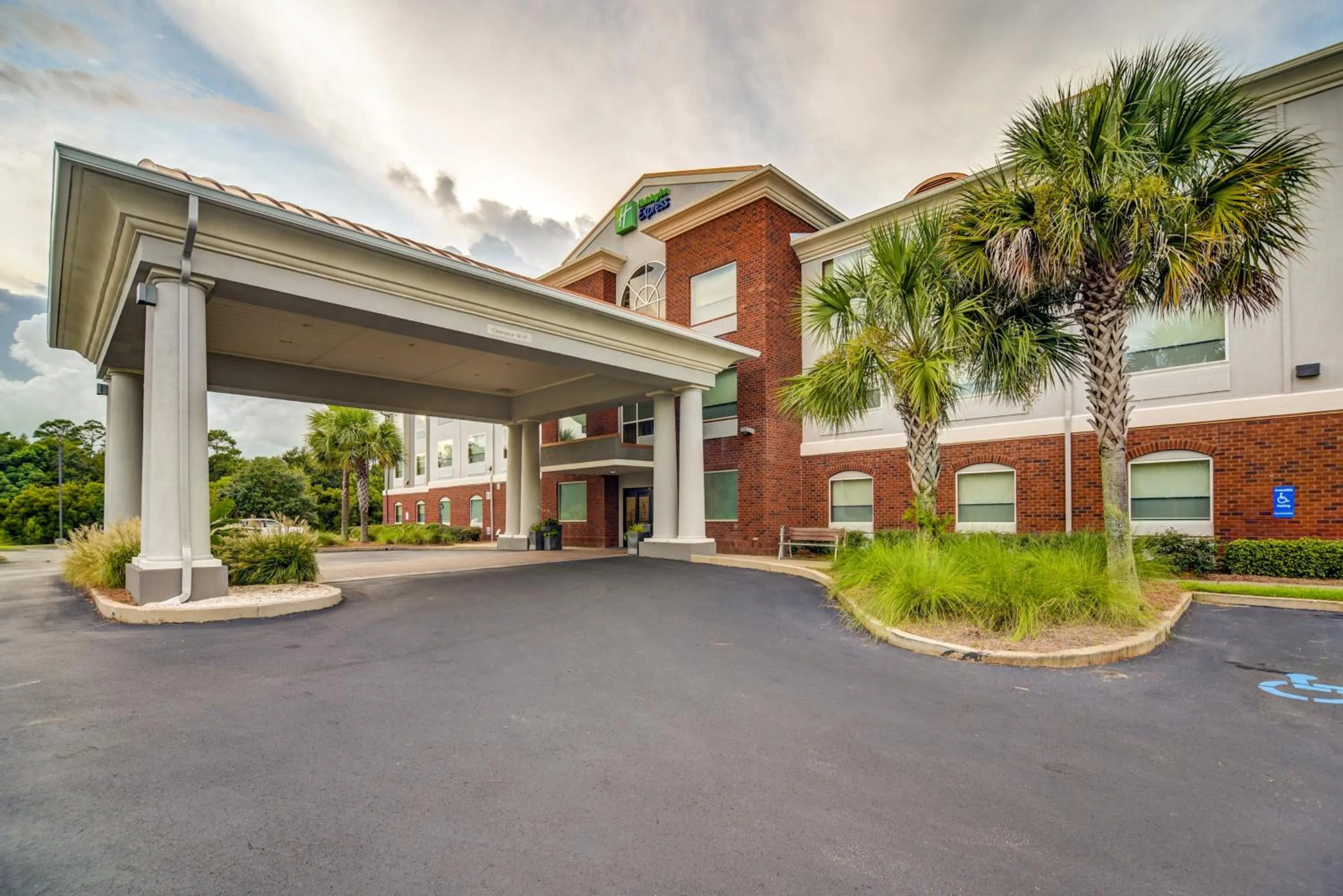 Property building in Holiday Inn Express Hotel & Suites Foley by IHG