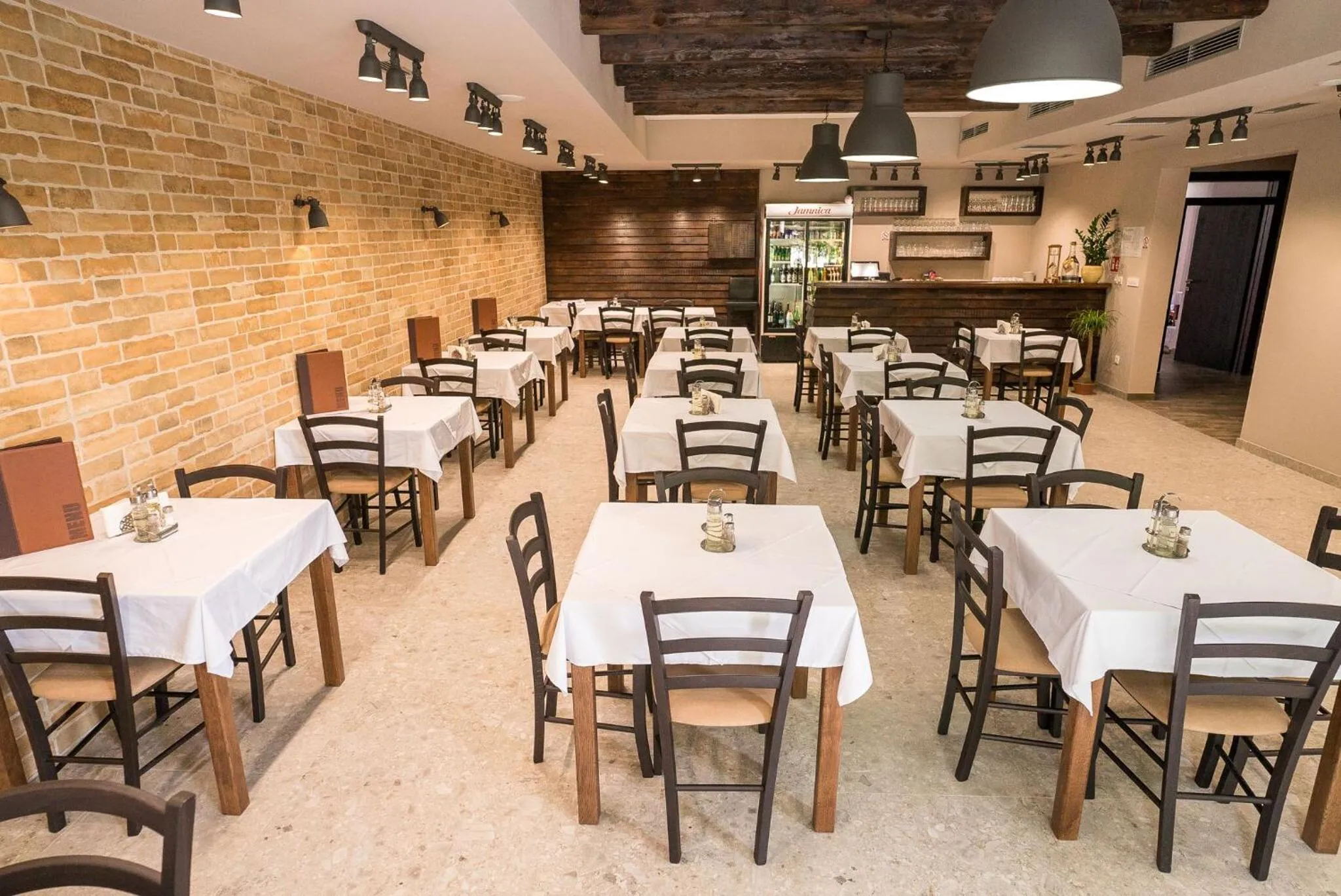 Restaurant/places to eat in B&B Villa Angy