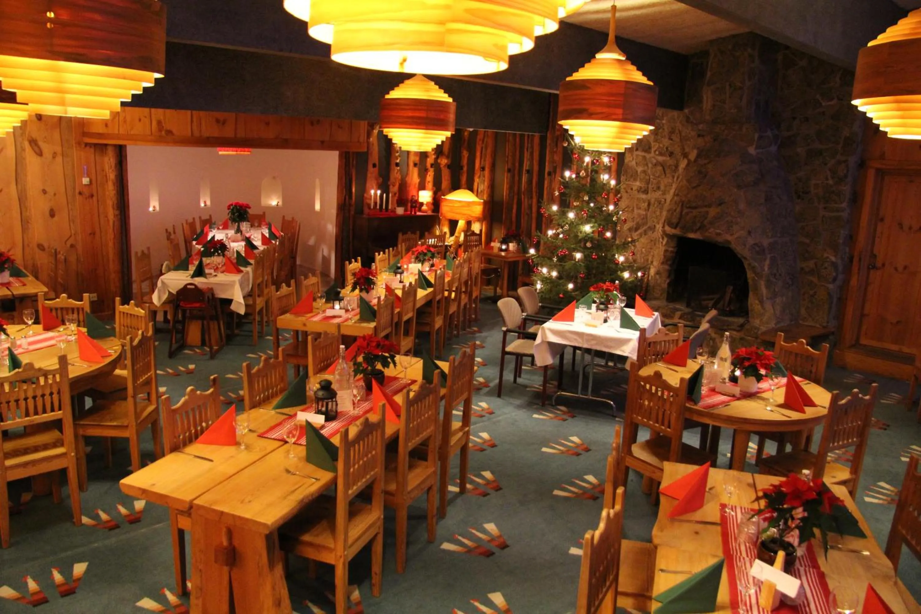 Restaurant/places to eat in STF Hotel & Hostel Persåsen