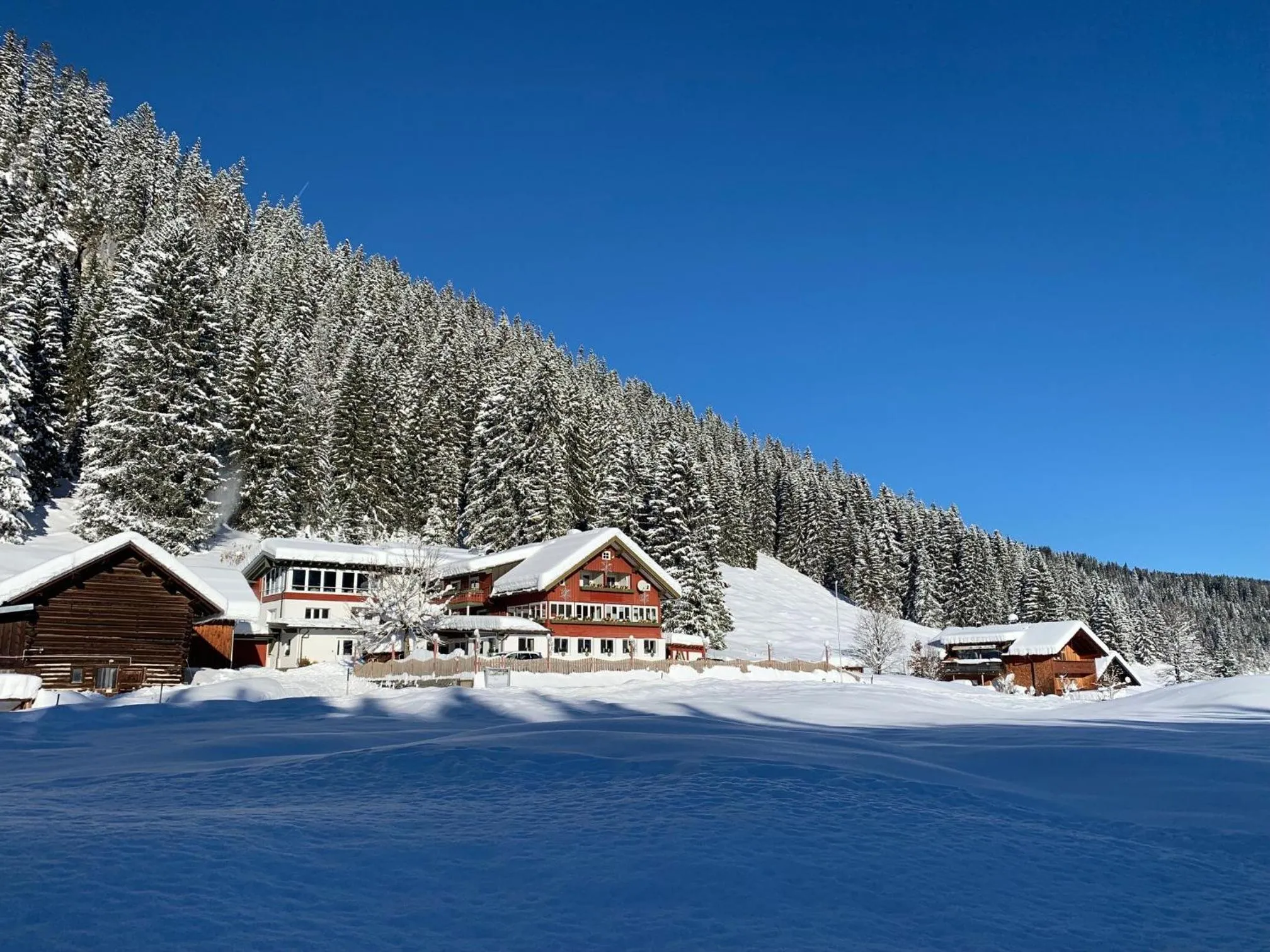 Property building in Alpenhotel DAS KÜREN