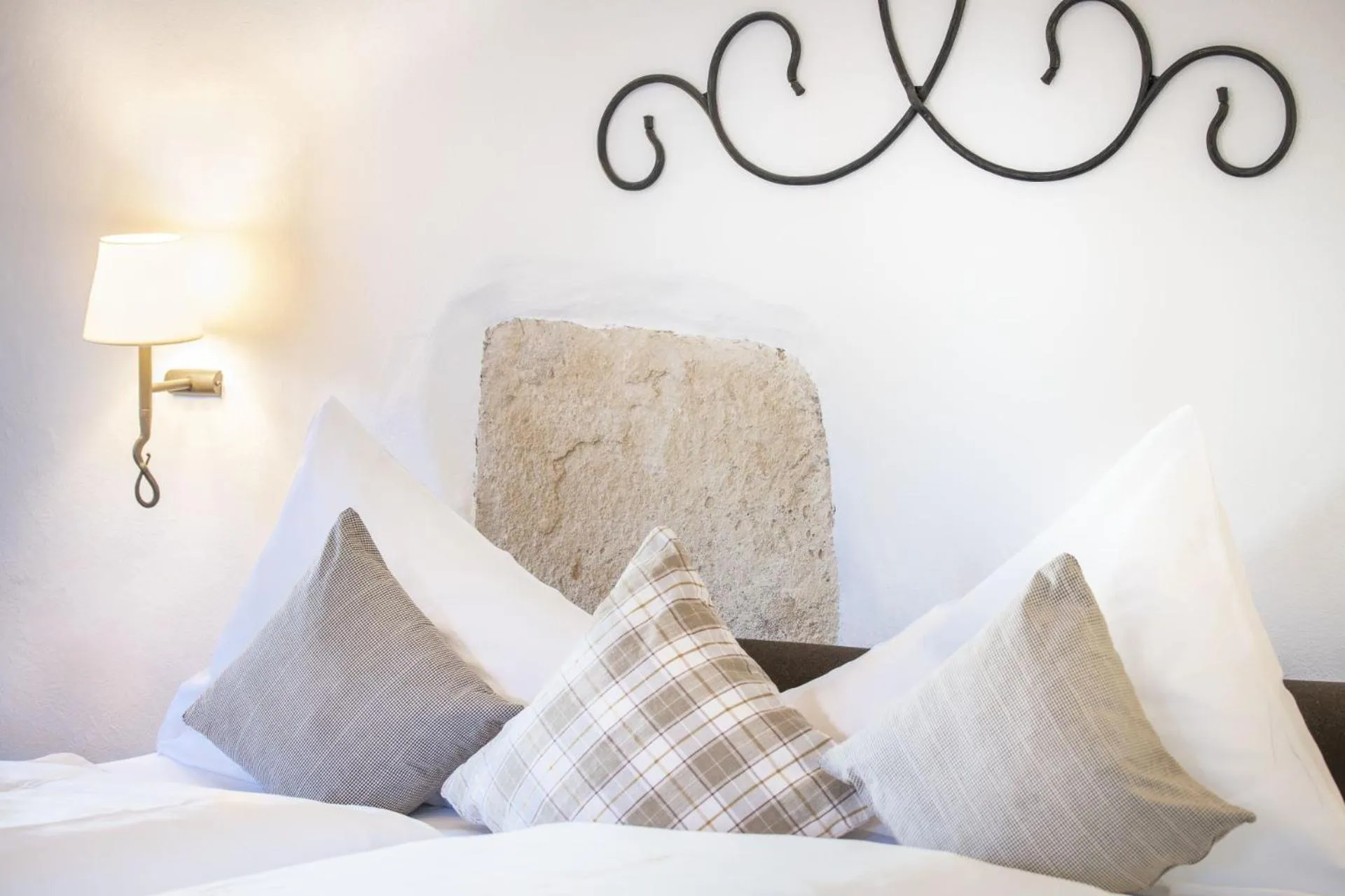 Decorative detail, Bed in Romantik Hotel Chalet am Kiental