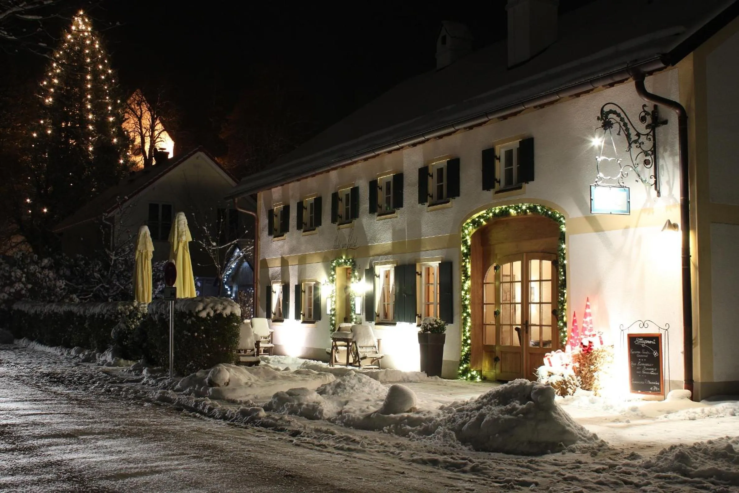 Night in Romantik Hotel Chalet am Kiental