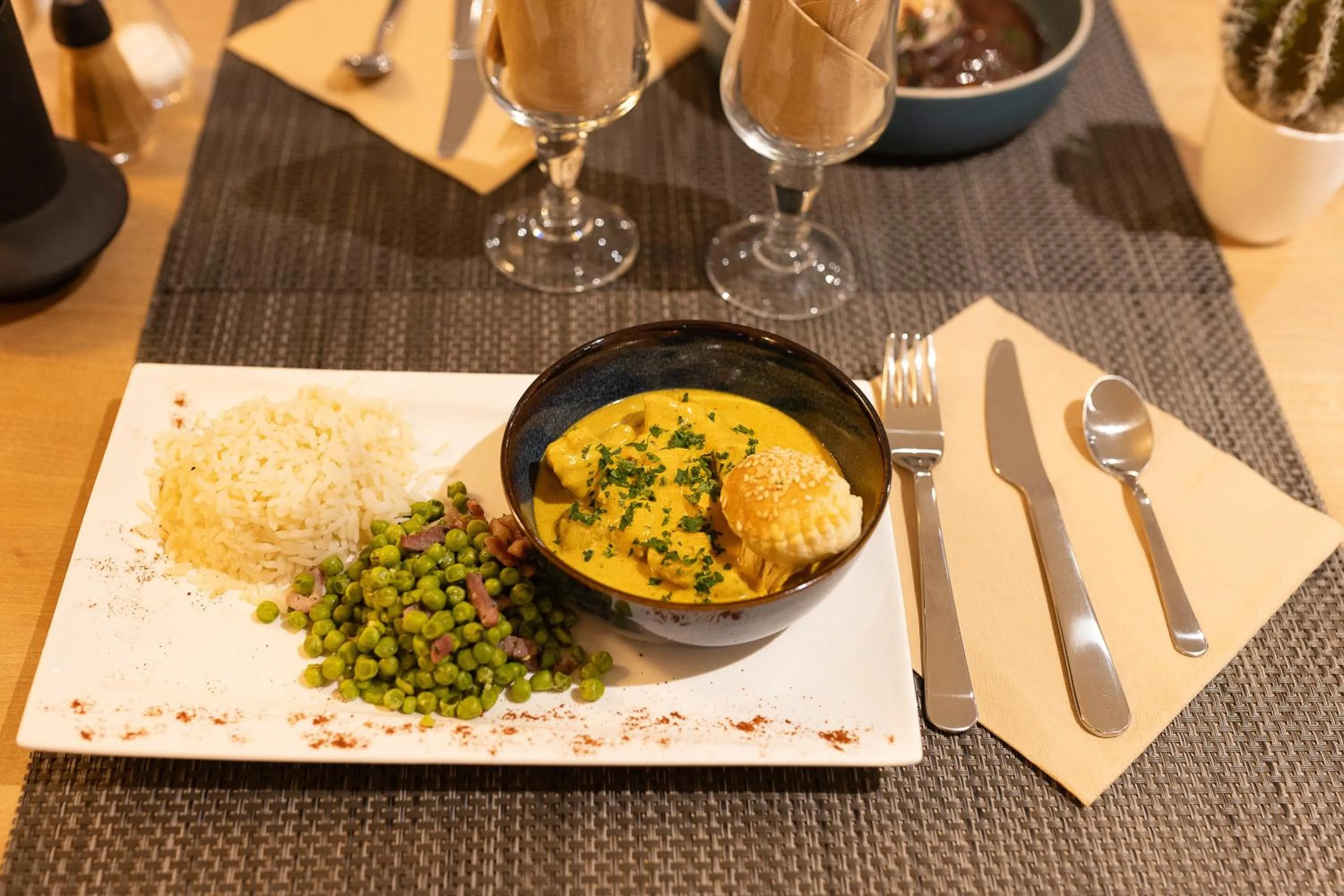 Restaurant/places to eat in Hotel Classe Troyes - La Chapelle Saint Luc