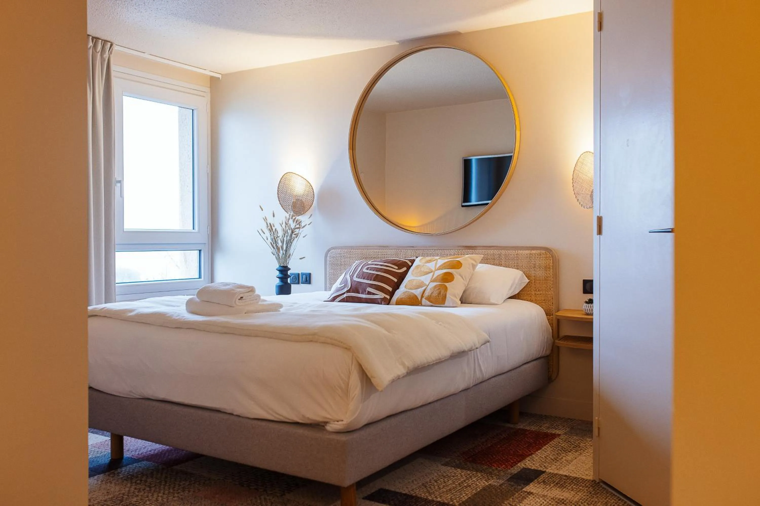 Bed in Hotel Classe Troyes - La Chapelle Saint Luc